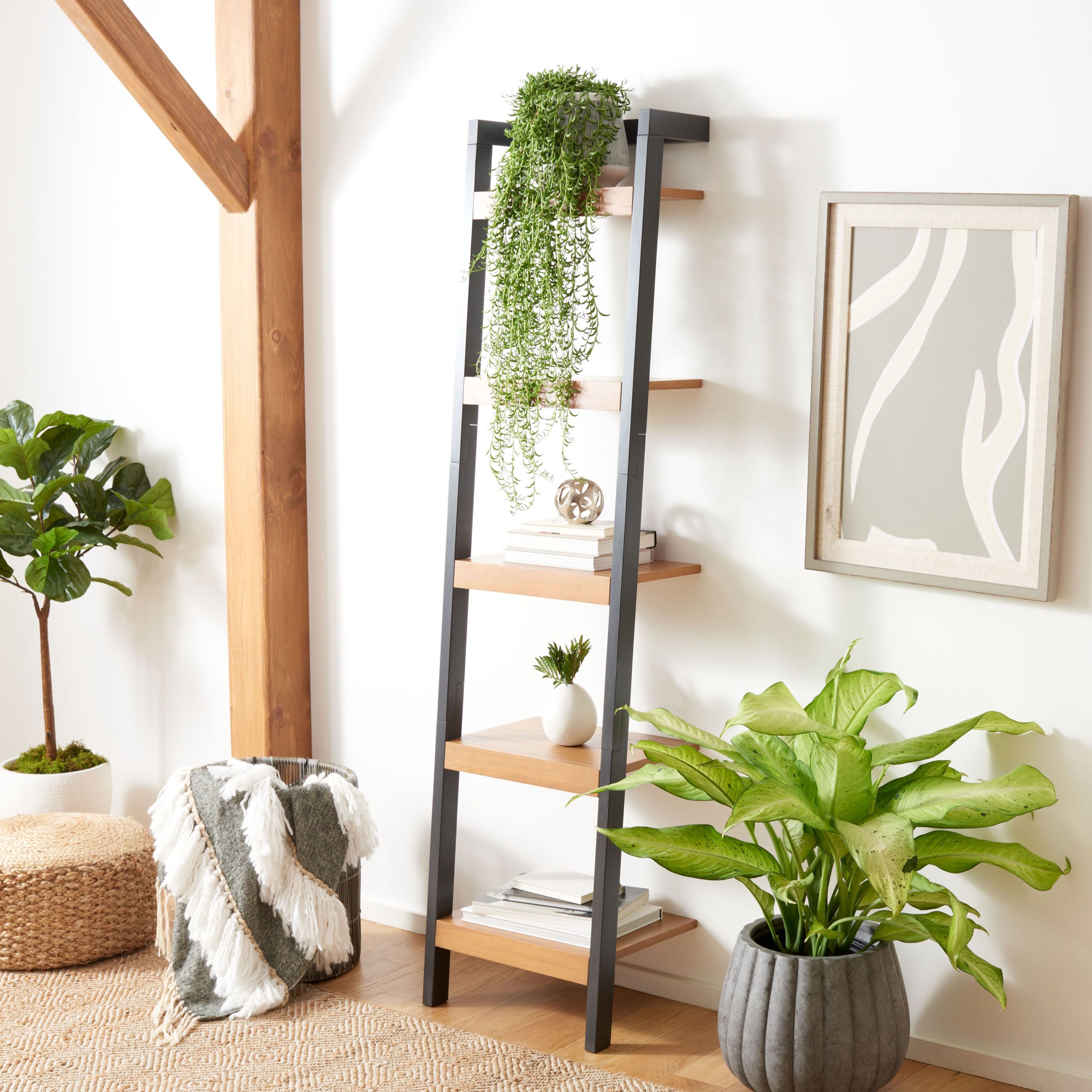 Yassi Leaning Etagere