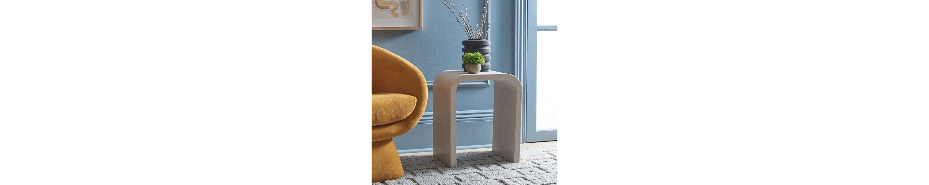 Liasonya Curved Accent Table