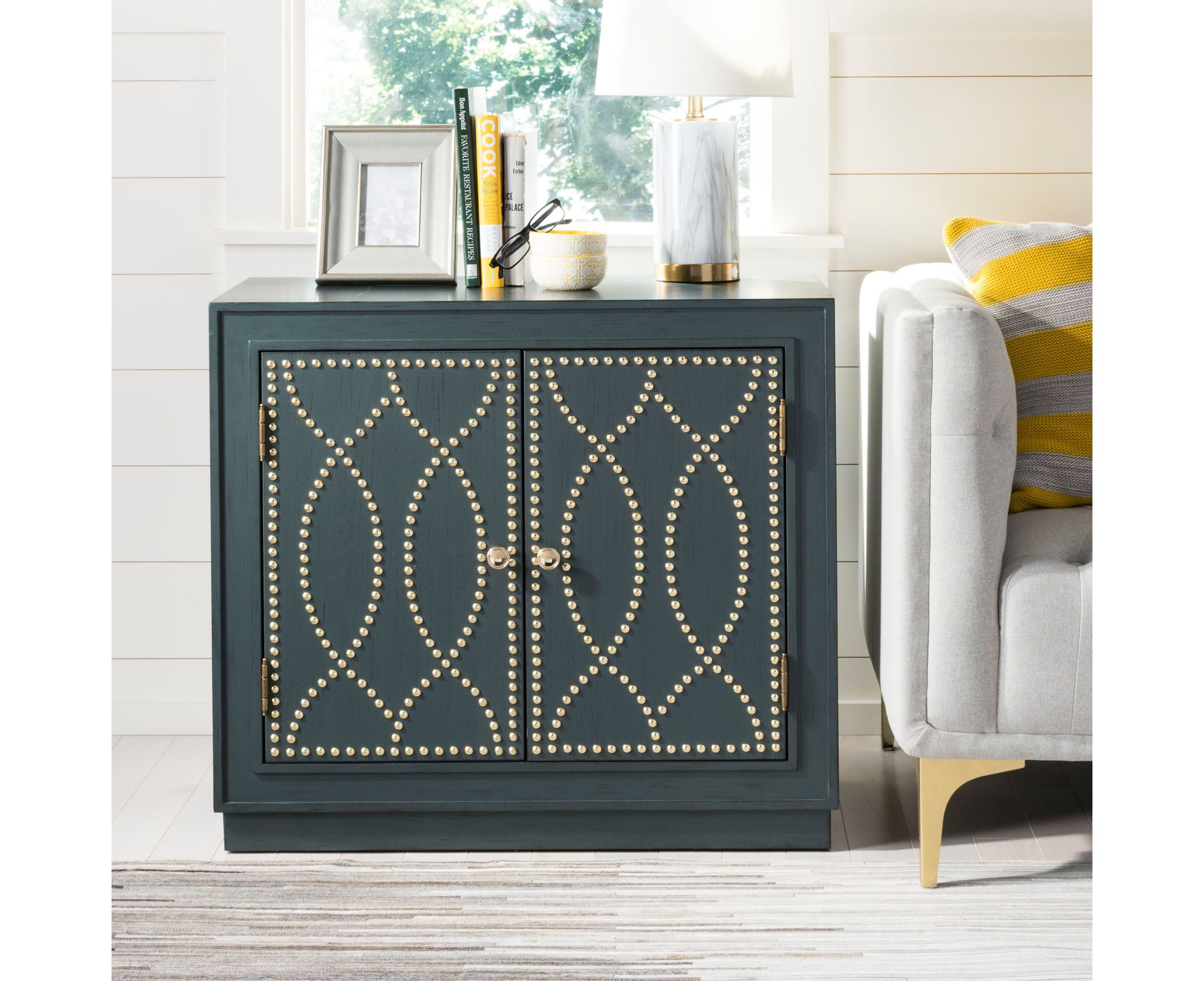 Yuna 2 Door Chest