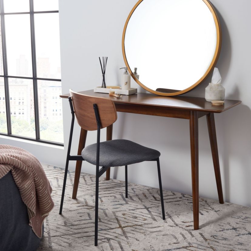 Sasharose Makeup Table