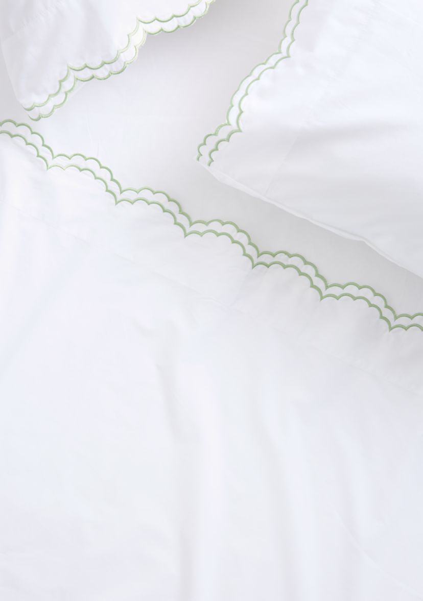 300 Thread Count Scallop Embroidered Sheet Set