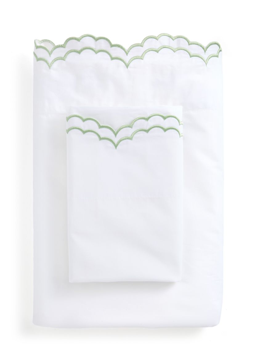 300 Thread Count Scallop Embroidered Sheet Set