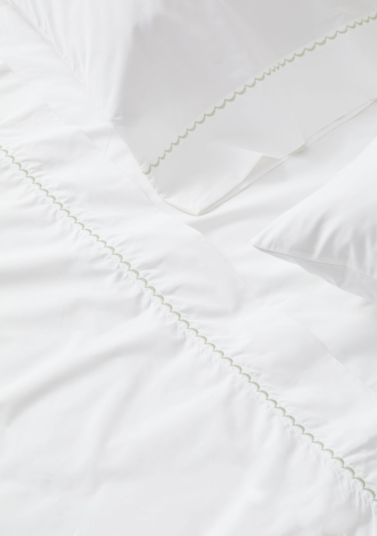 300 Thread Count Embroidered Sheet Set
