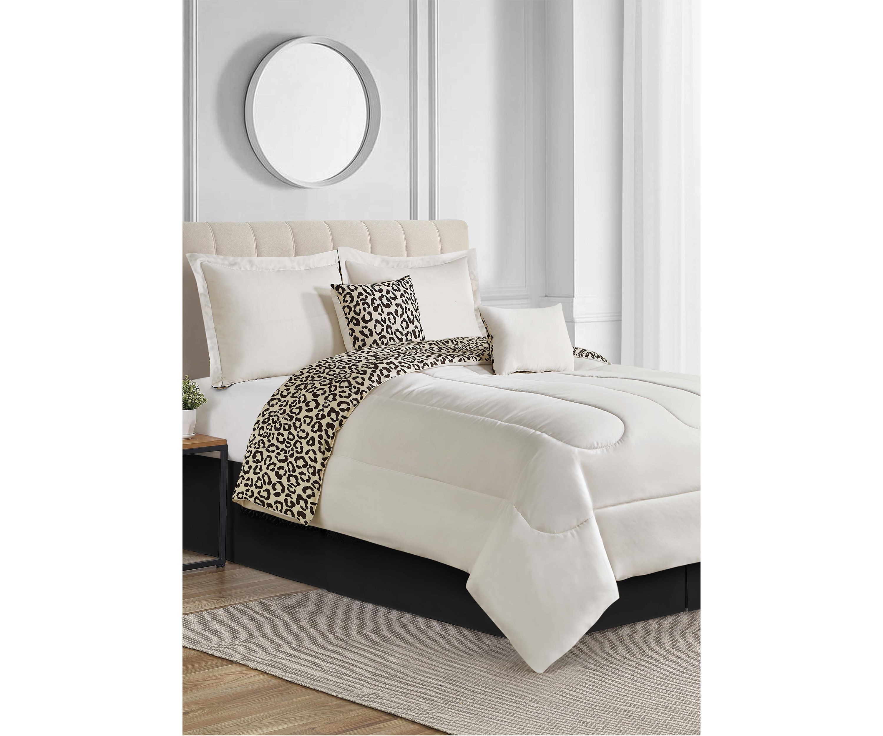Amur Animal Reversible Comforter Set 