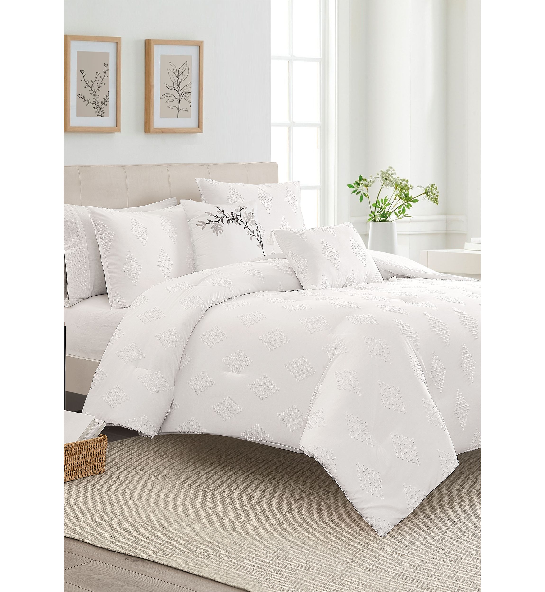 White Gemilli Comforter Set