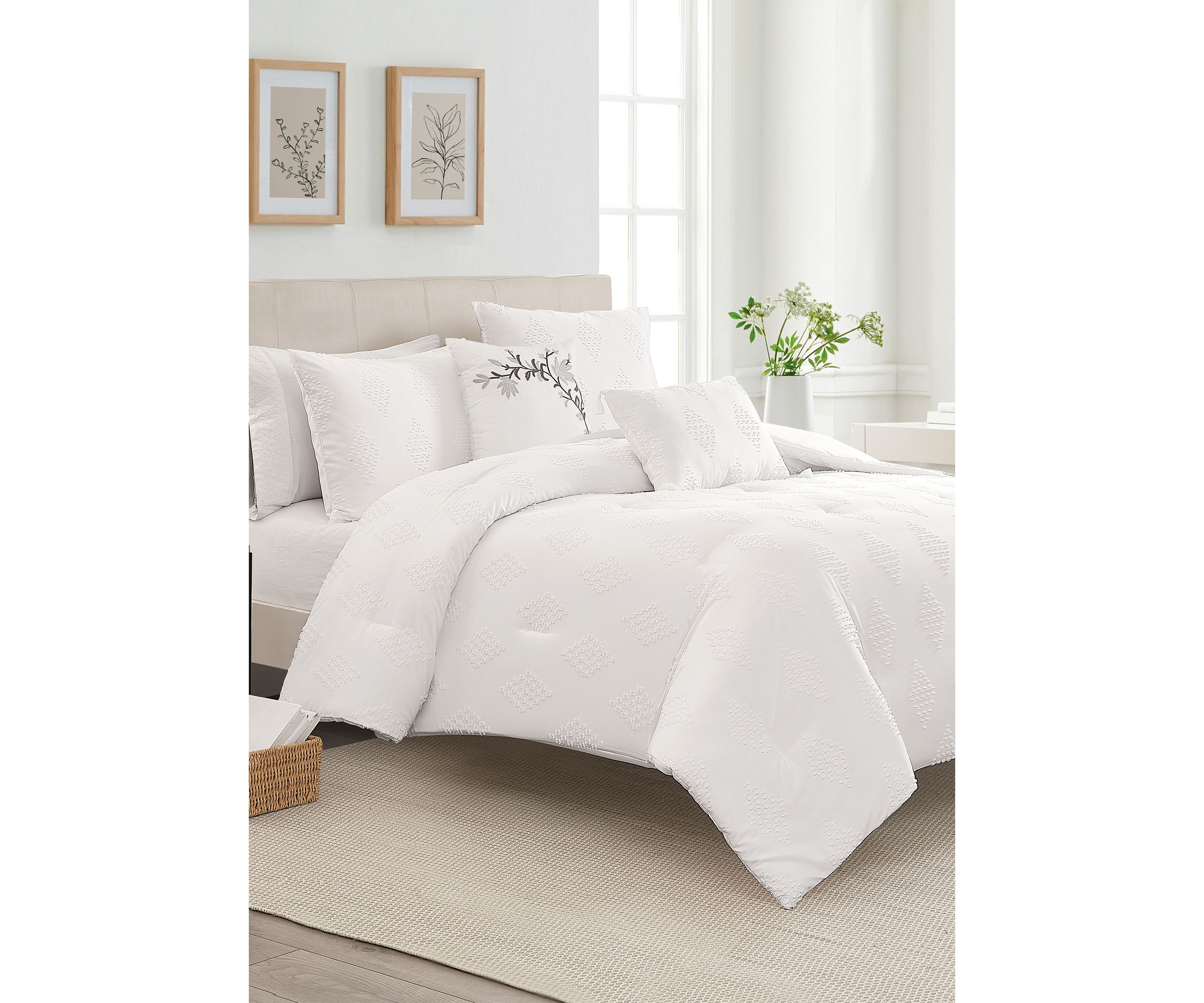 White Gemilli Comforter Set
