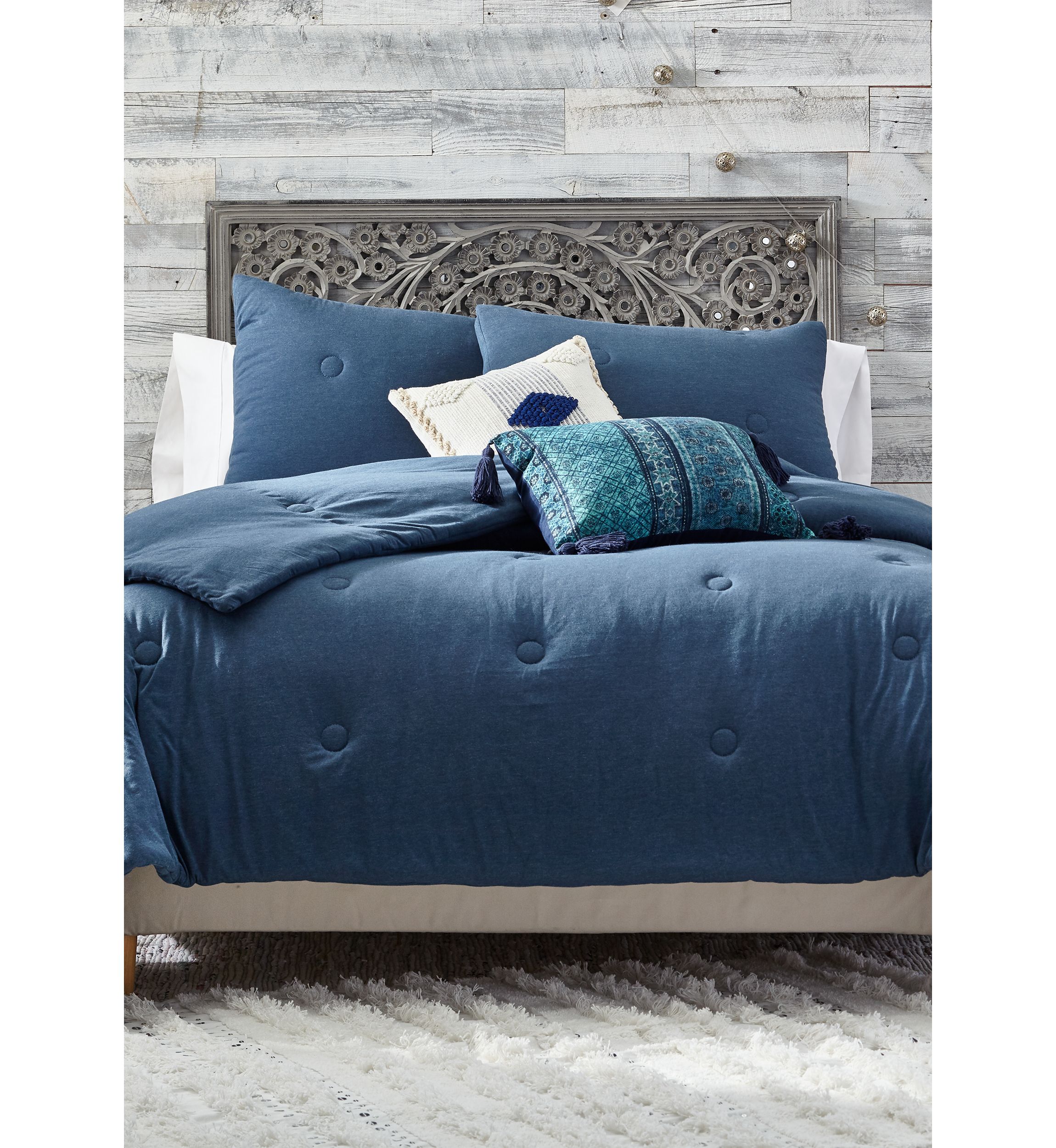 Allie Coverlet Set