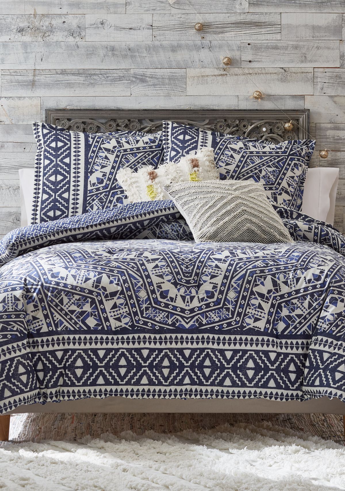 Tisa Comforter Set