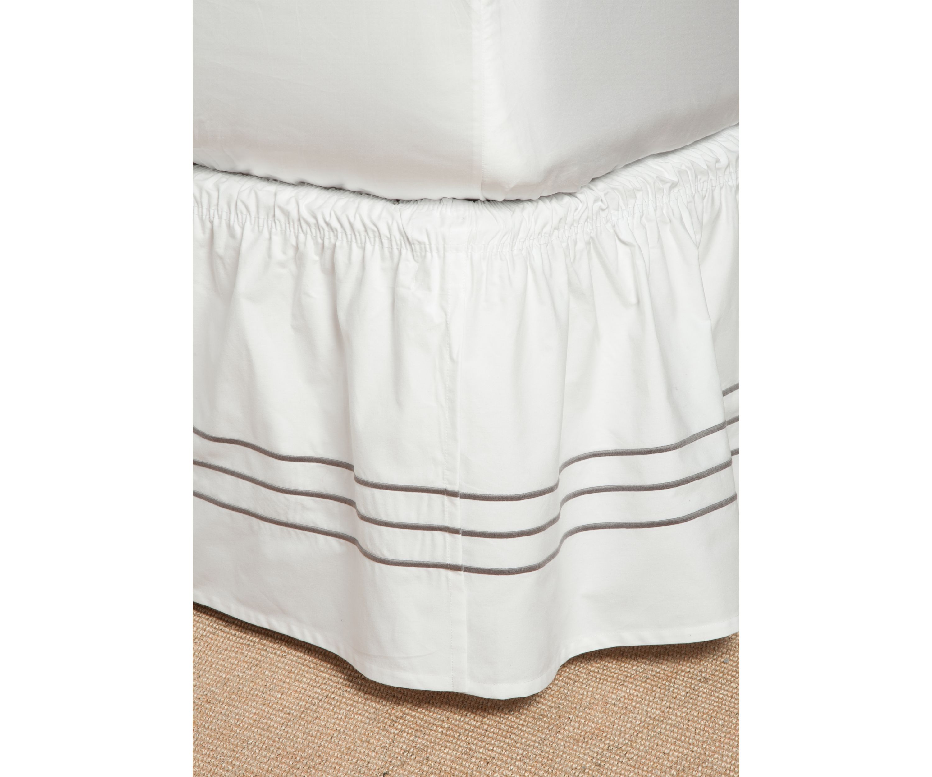 Triple Baratta Bedskirt