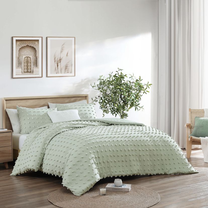3-Piece Pom Pom Comforter Set