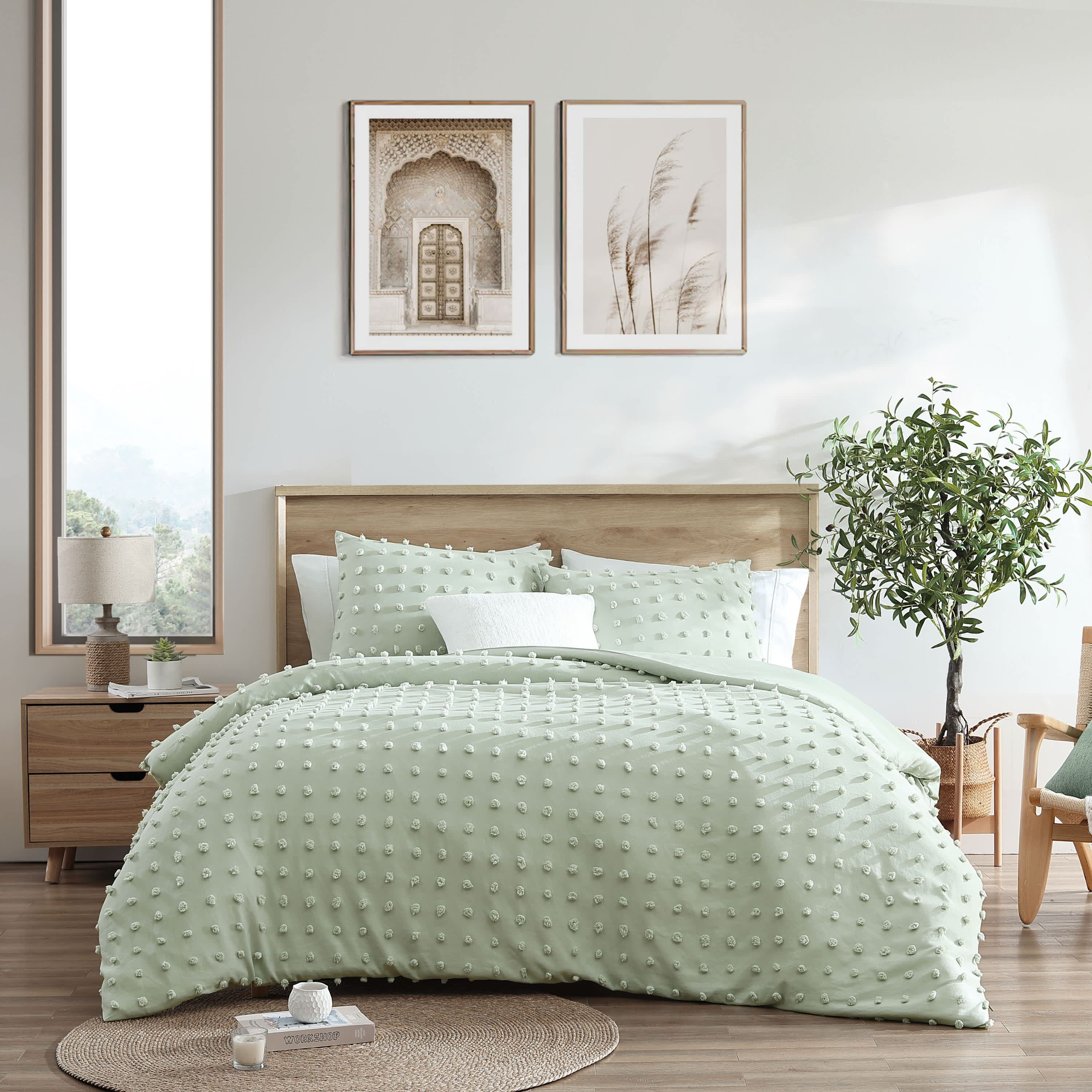 3-Piece Pom Pom Comforter Set