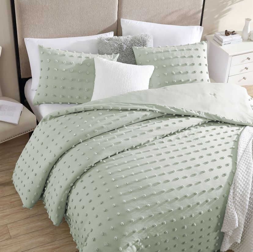 3-Piece Pom Pom Comforter Set