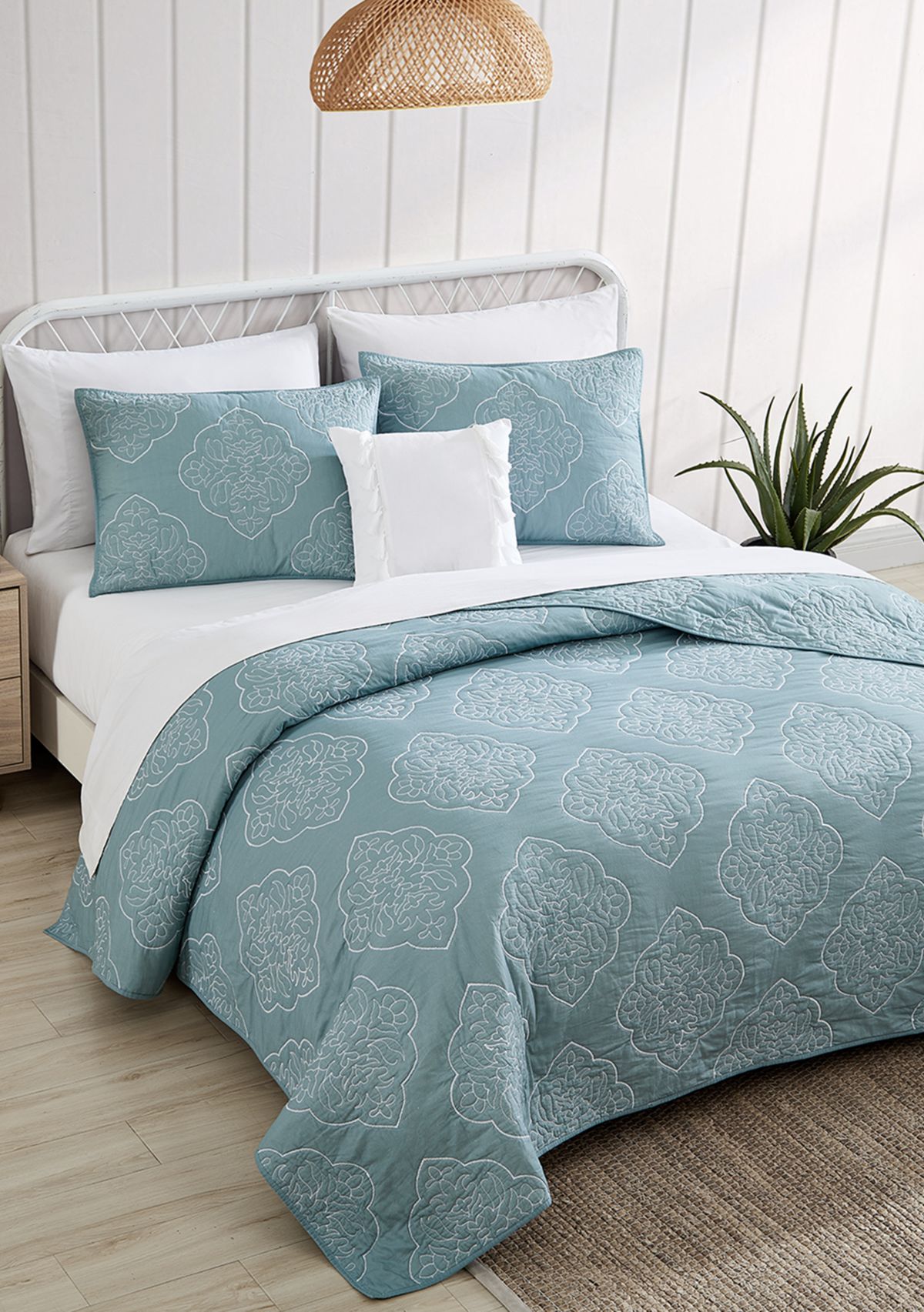 Persian Medallion 3-Piece Quilt Set