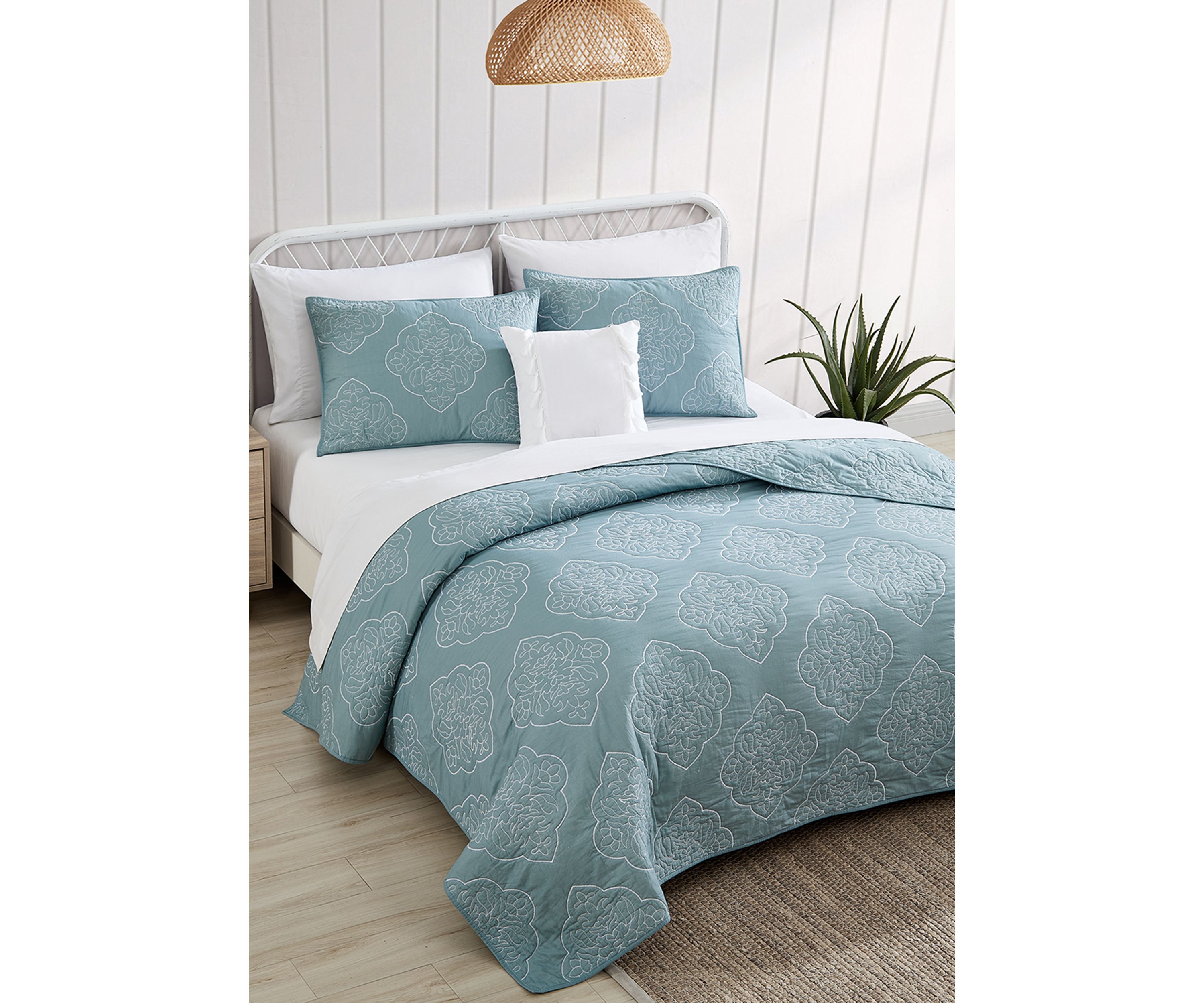 Persian Medallion 3-Piece Quilt Set
