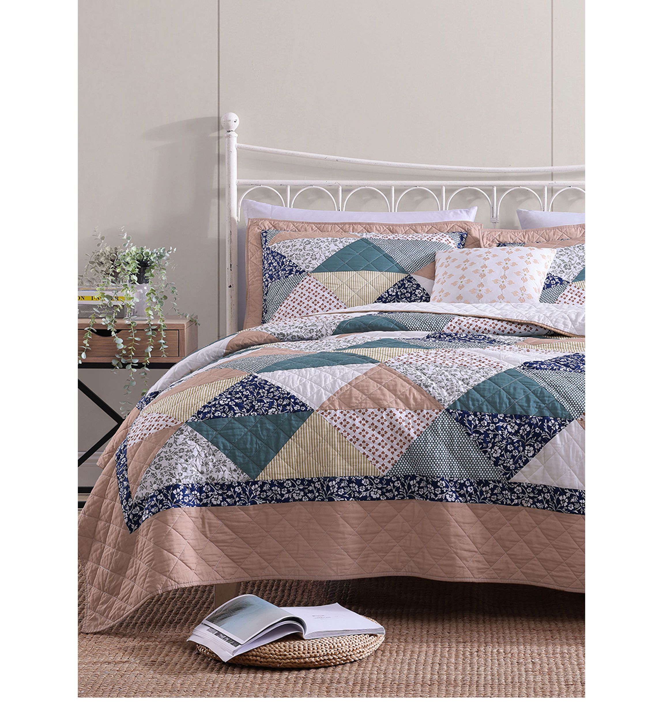 Floral Patchwork Quilt Set