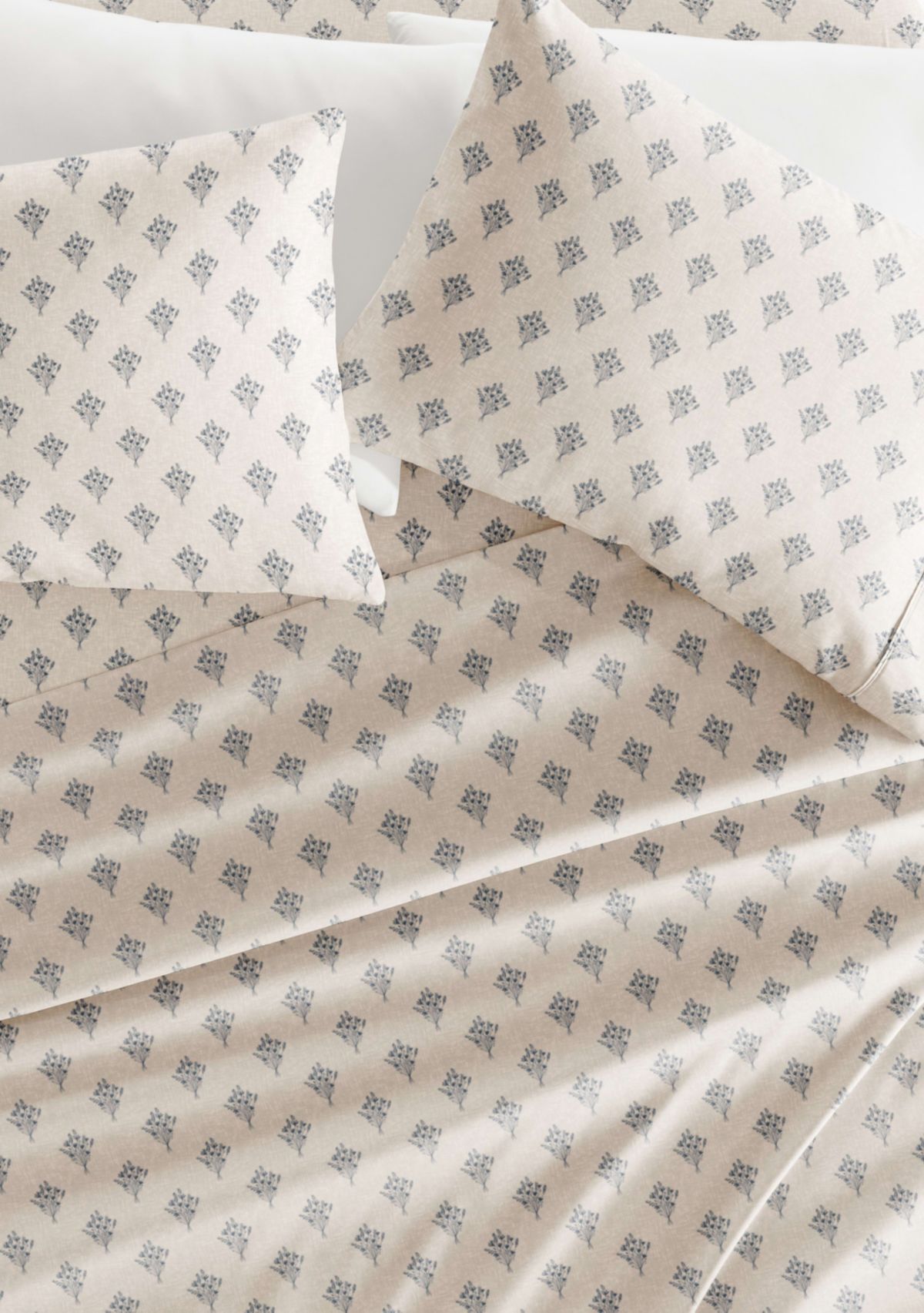 Sheet Set Patterned Microfiber Ultra Soft Bedding in Floral Bouquet