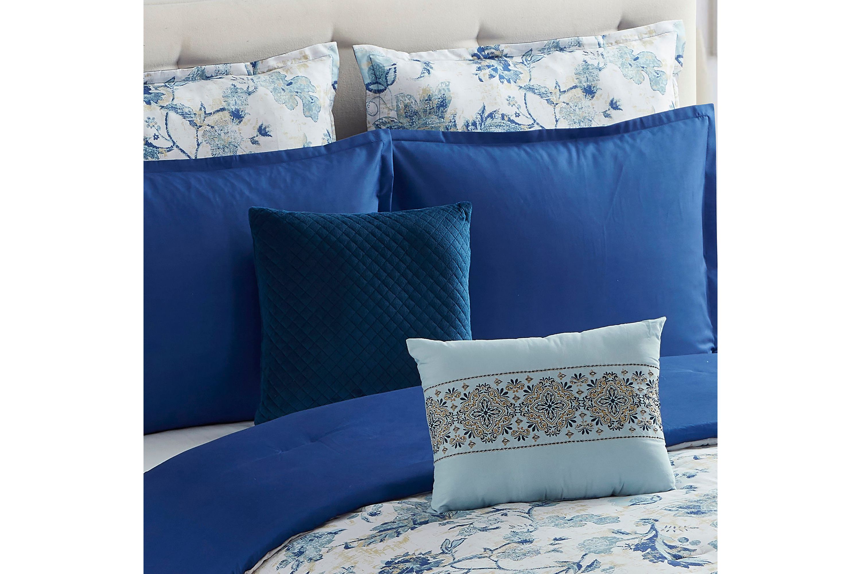 Margolis 7 Piece Floral Comforter Set