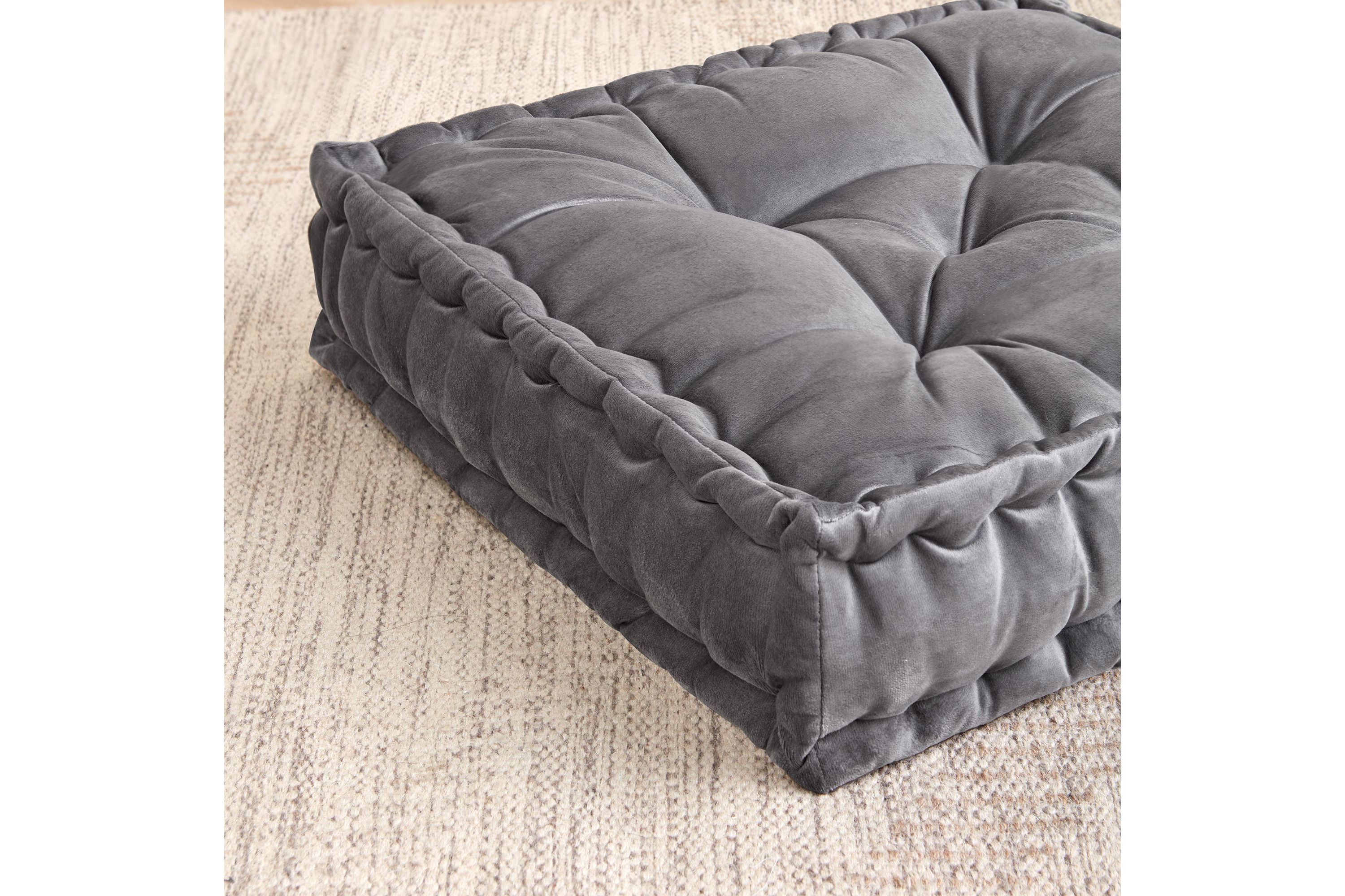 20" x 20" Polyester Tufted Square Meditation Yoga Floor Pillow