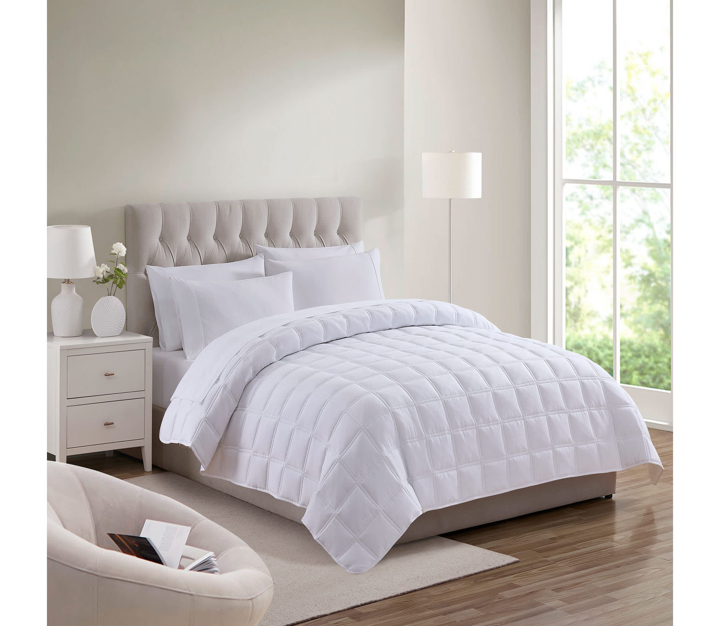 Down Alternative Reversible Double Stitch Comforter