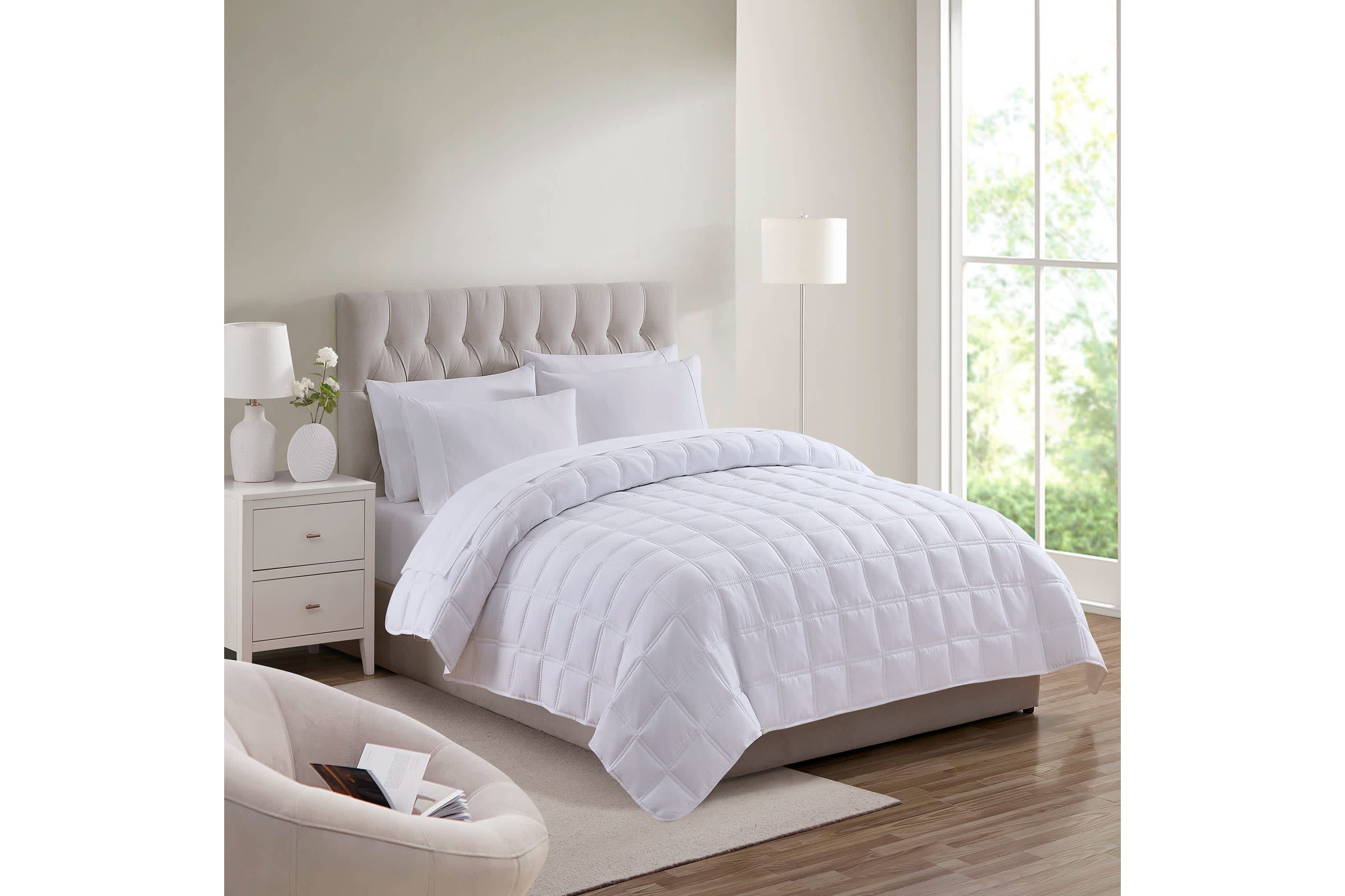 Down Alternative Reversible Double Stitch Comforter