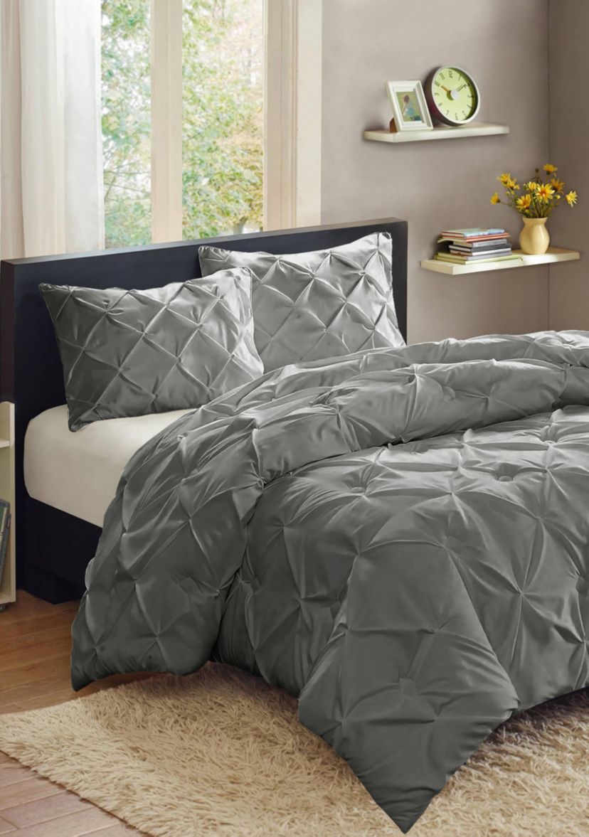 Luxury 3 Piece Pinch Pleat Pintuck Duvet Cover and Pillow Sham Set