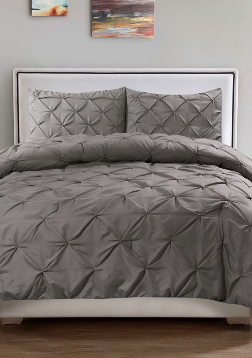 Luxury 3 Piece Pinch Pleat Pintuck Duvet Cover and Pillow Sham Set