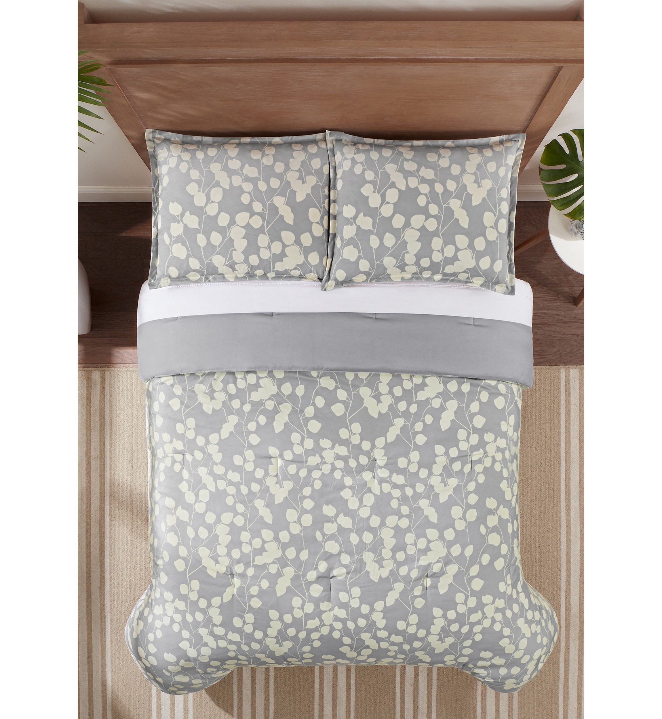 Simply Clean Ellen Botanical Leaf Antimicrobial Comforter Set