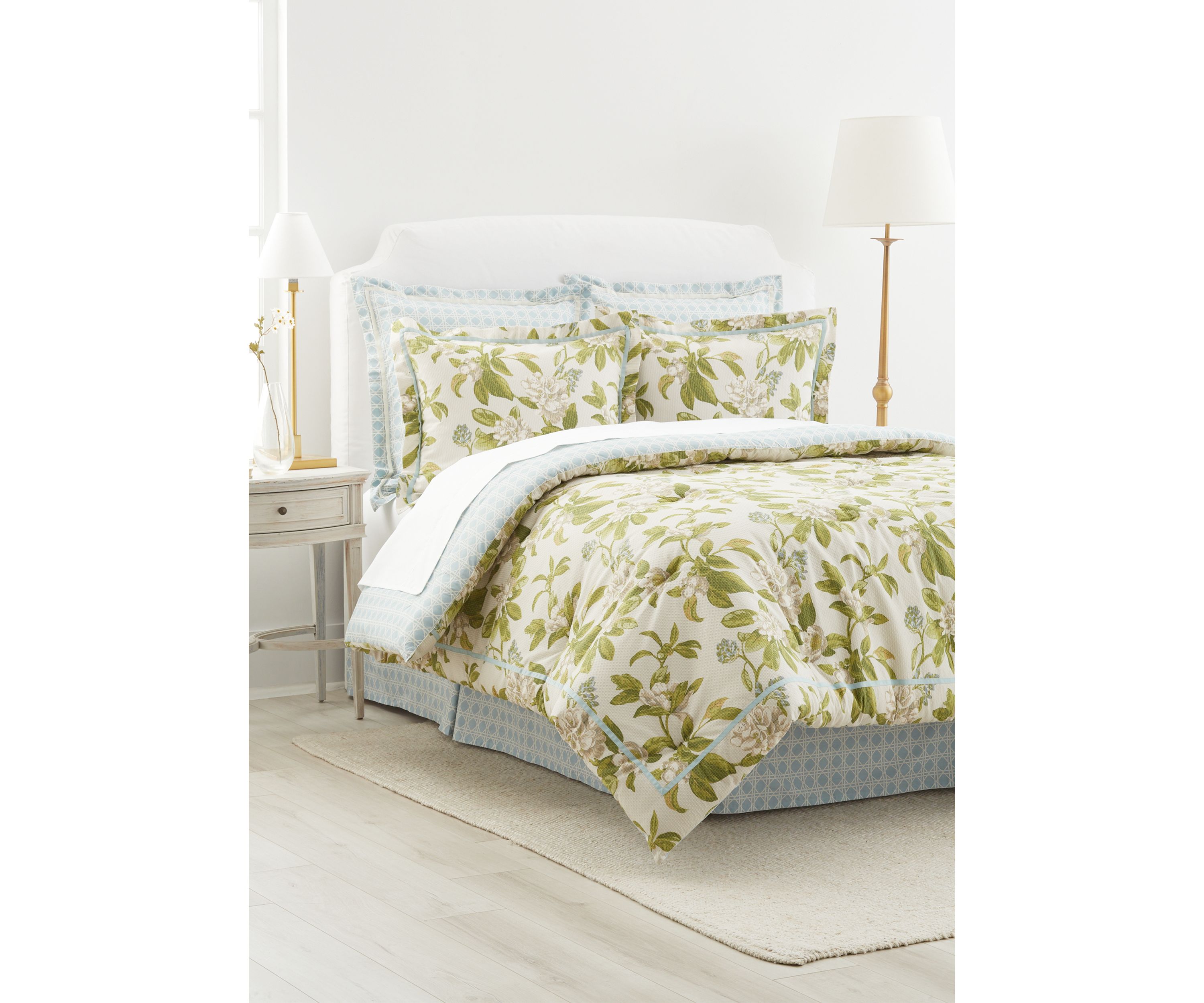 Magnolia Tree Comforter Set