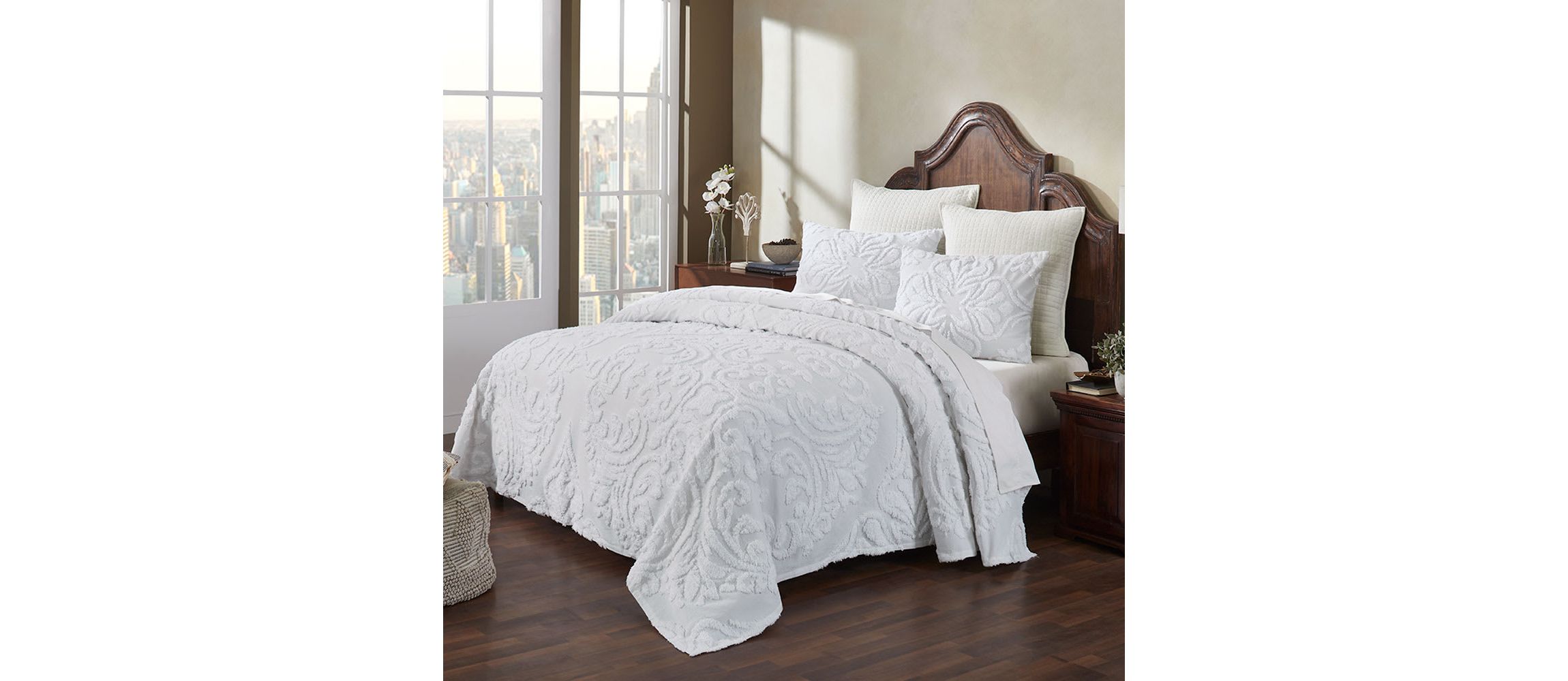 Rylee Collection King Bedspread Set in White