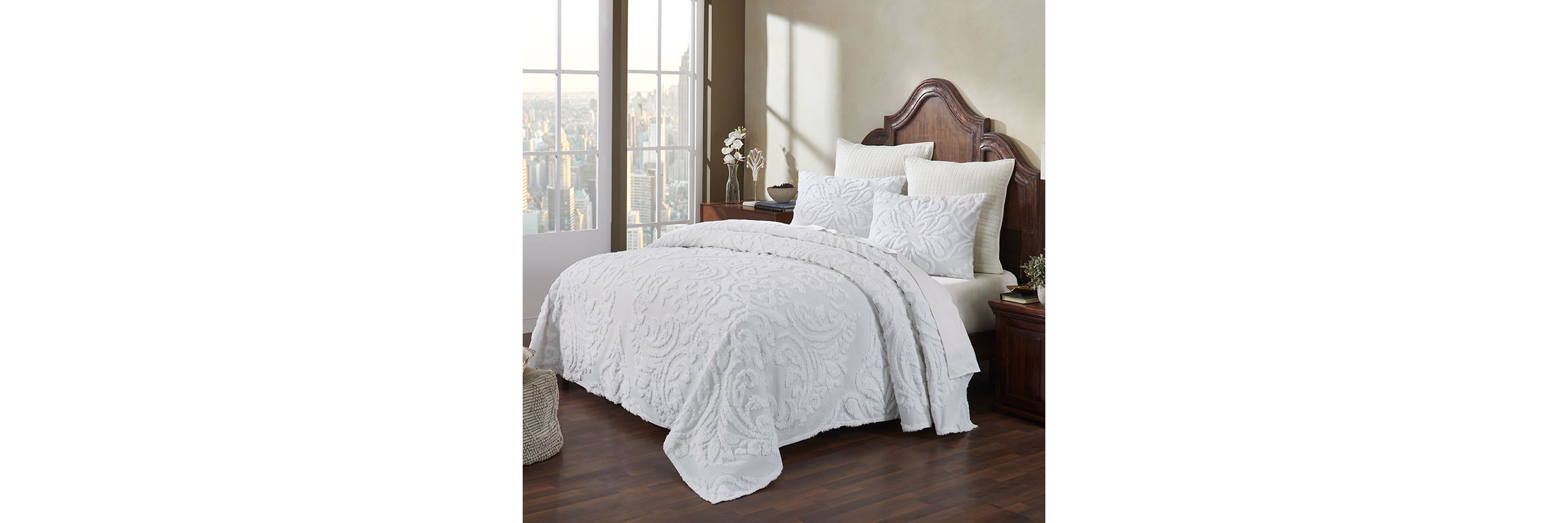 Rylee Collection King Bedspread Set in White