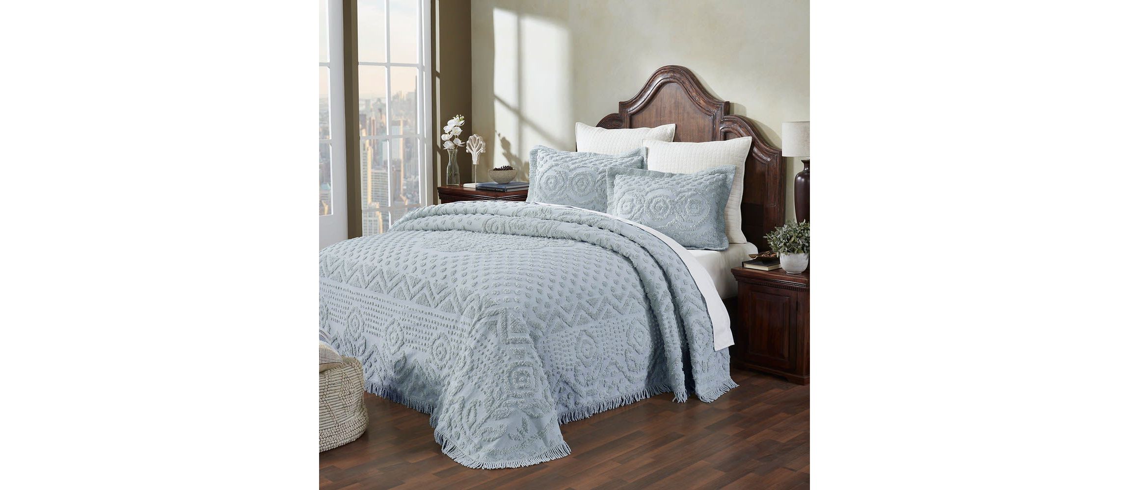 Heirloom Collection Queen Bedspread Set in Blue