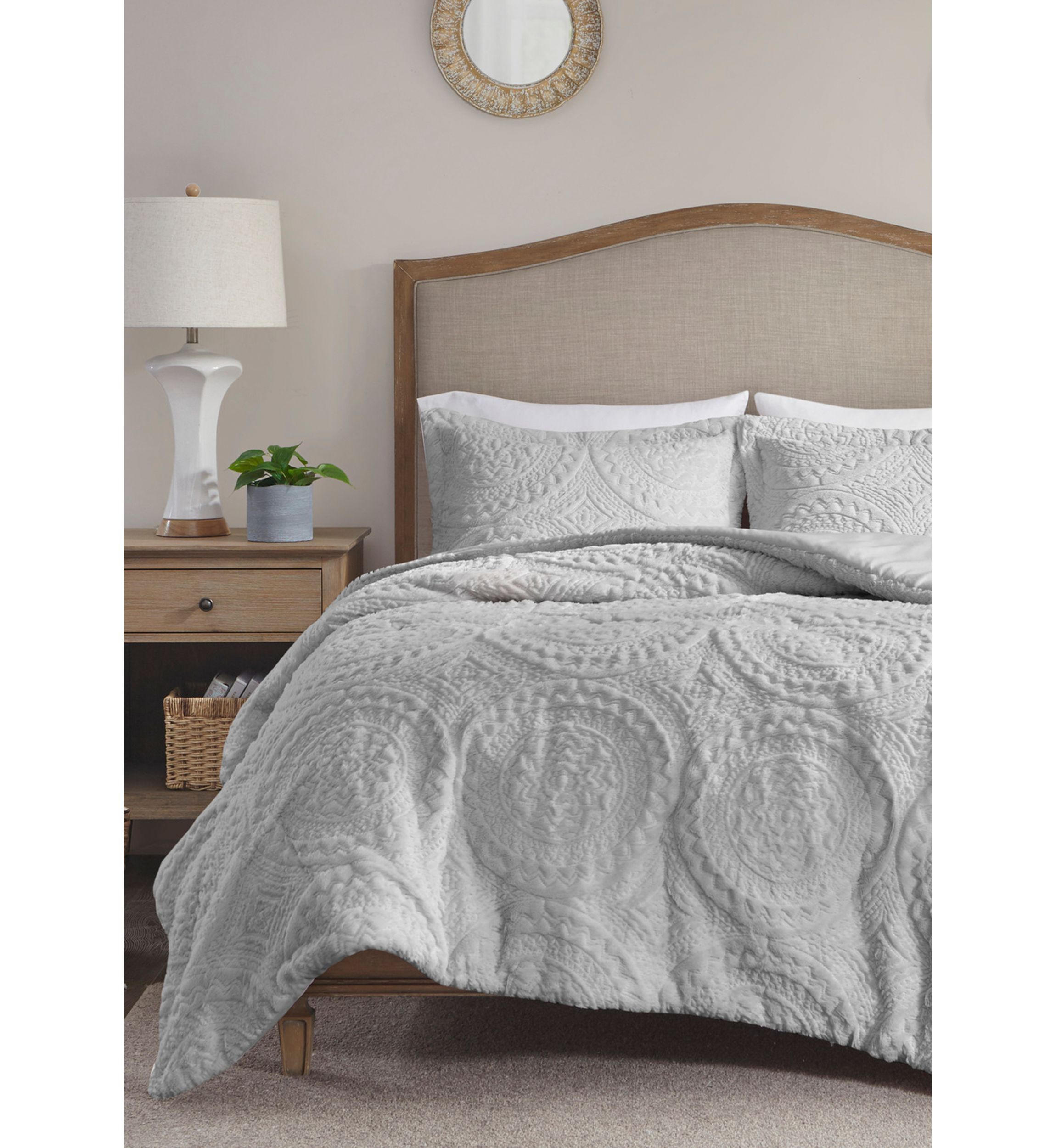 Arya Medallion Ultra Plush Comforter Mini Set