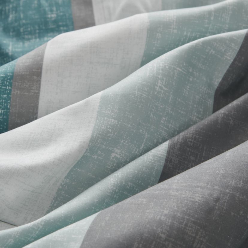 Jaxon Comforter Set with Bed Sheets