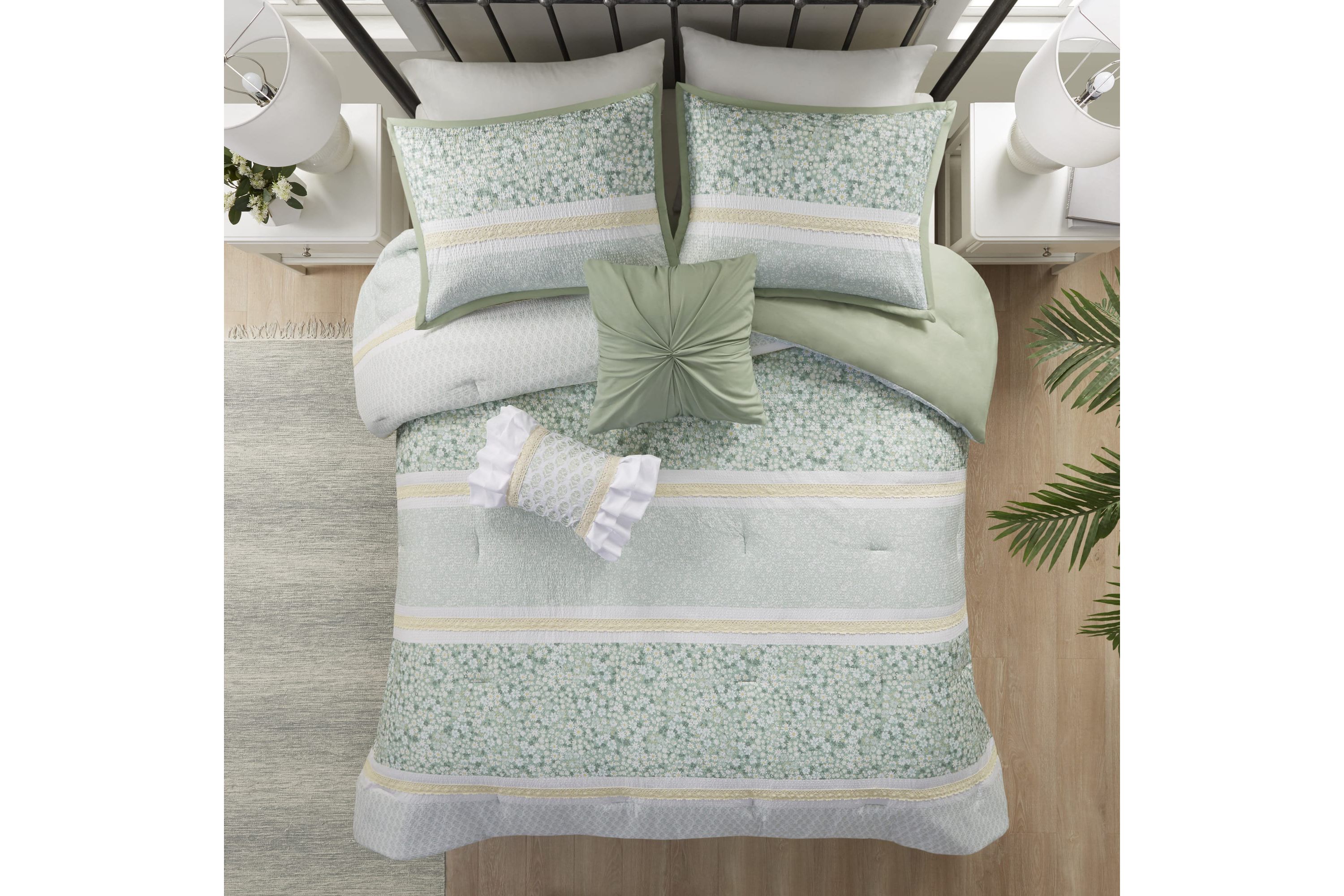 Caralie 5 Piece Seersucker Comforter Set with Throw Pillows
