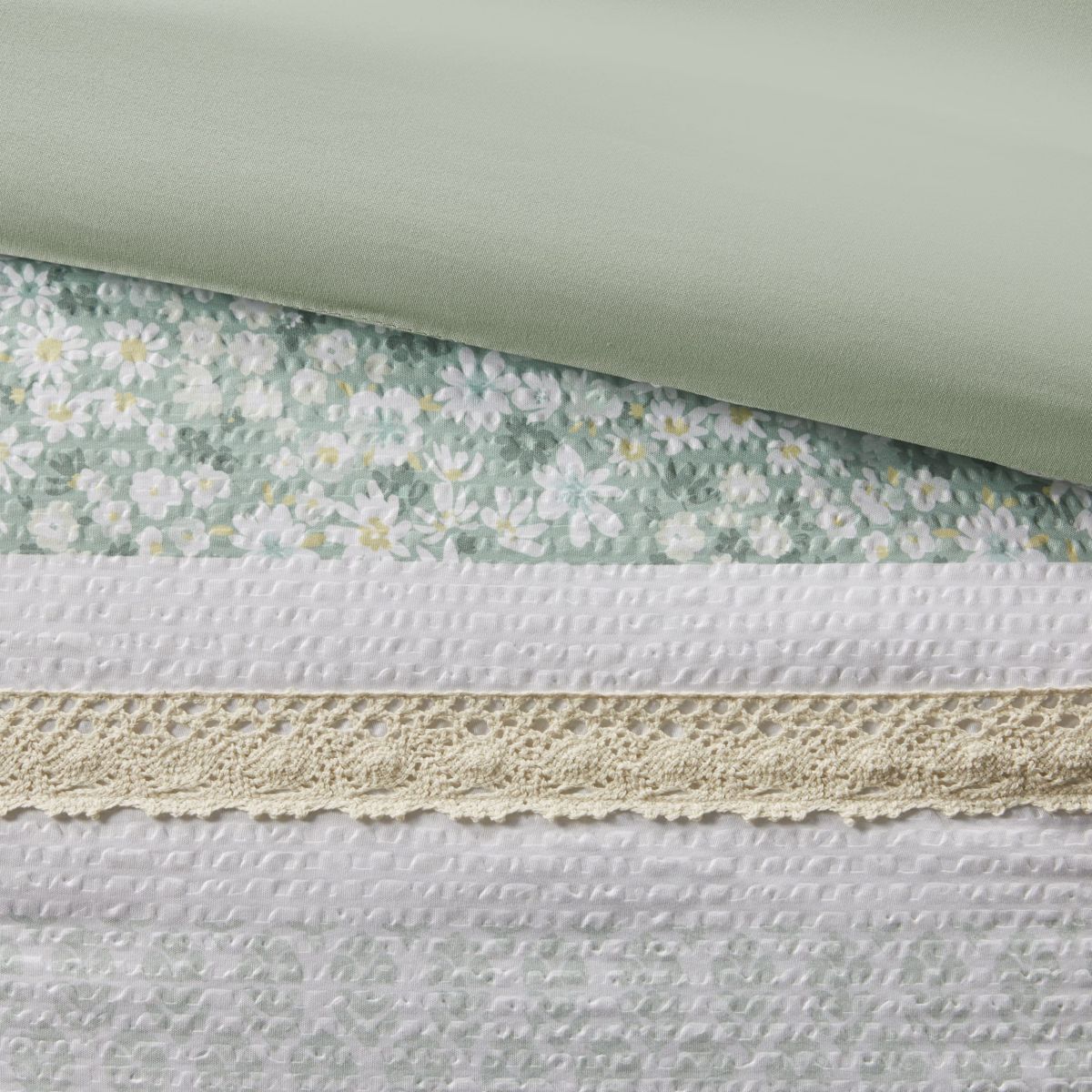 Caralie 5 Piece Seersucker Comforter Set with Throw Pillows