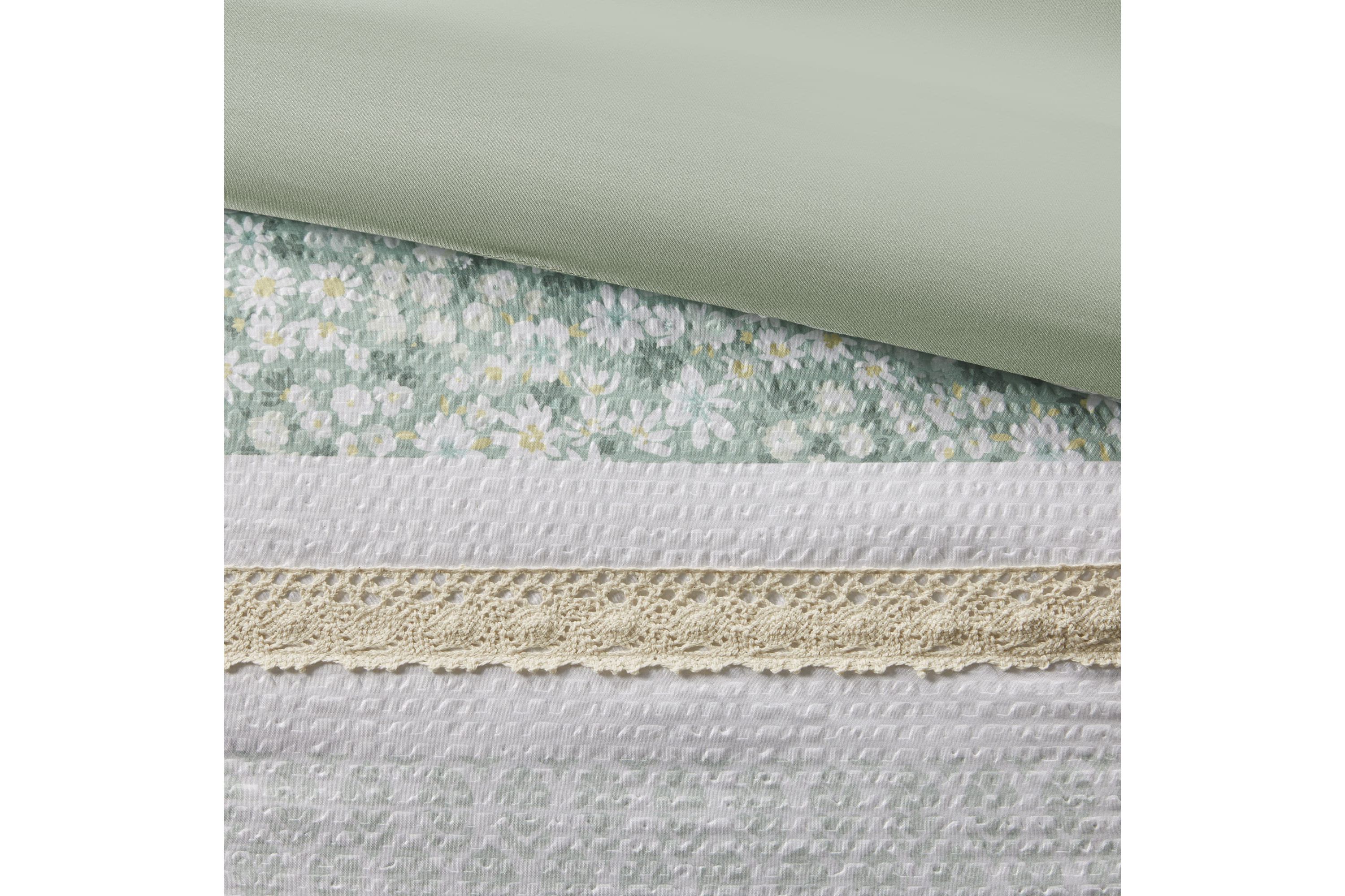 Caralie 5 Piece Seersucker Comforter Set with Throw Pillows