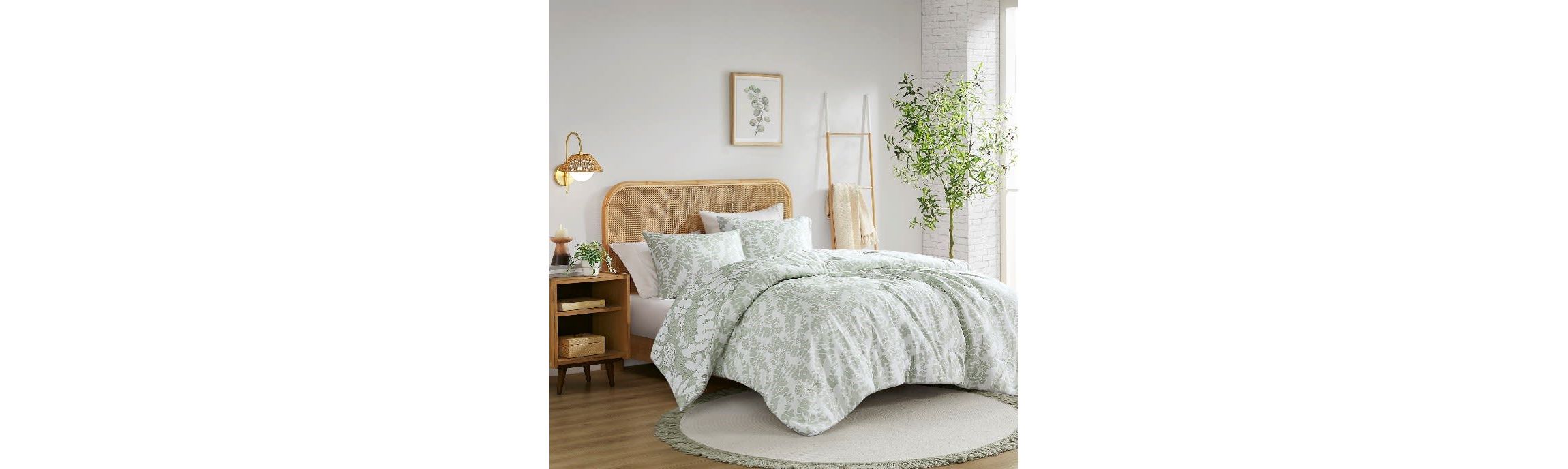 Aria Floral Print Revesible Comforter Set