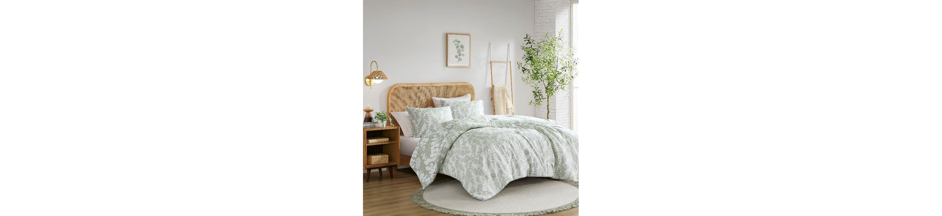 Aria Floral Print Revesible Comforter Set