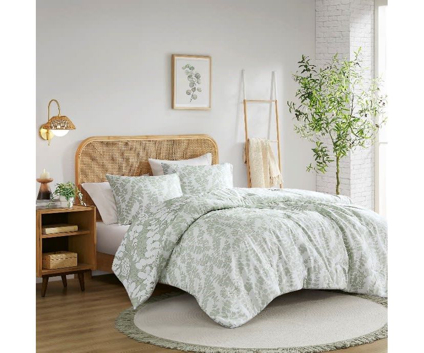Aria Floral Print Revesible Comforter Set