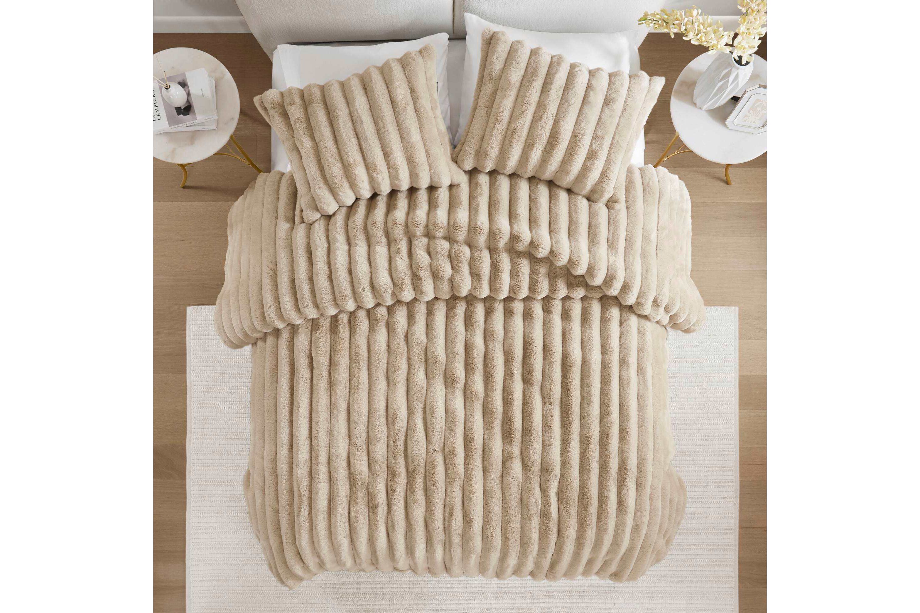 Jasmine 3 Piece Faux Fur Comforter Set