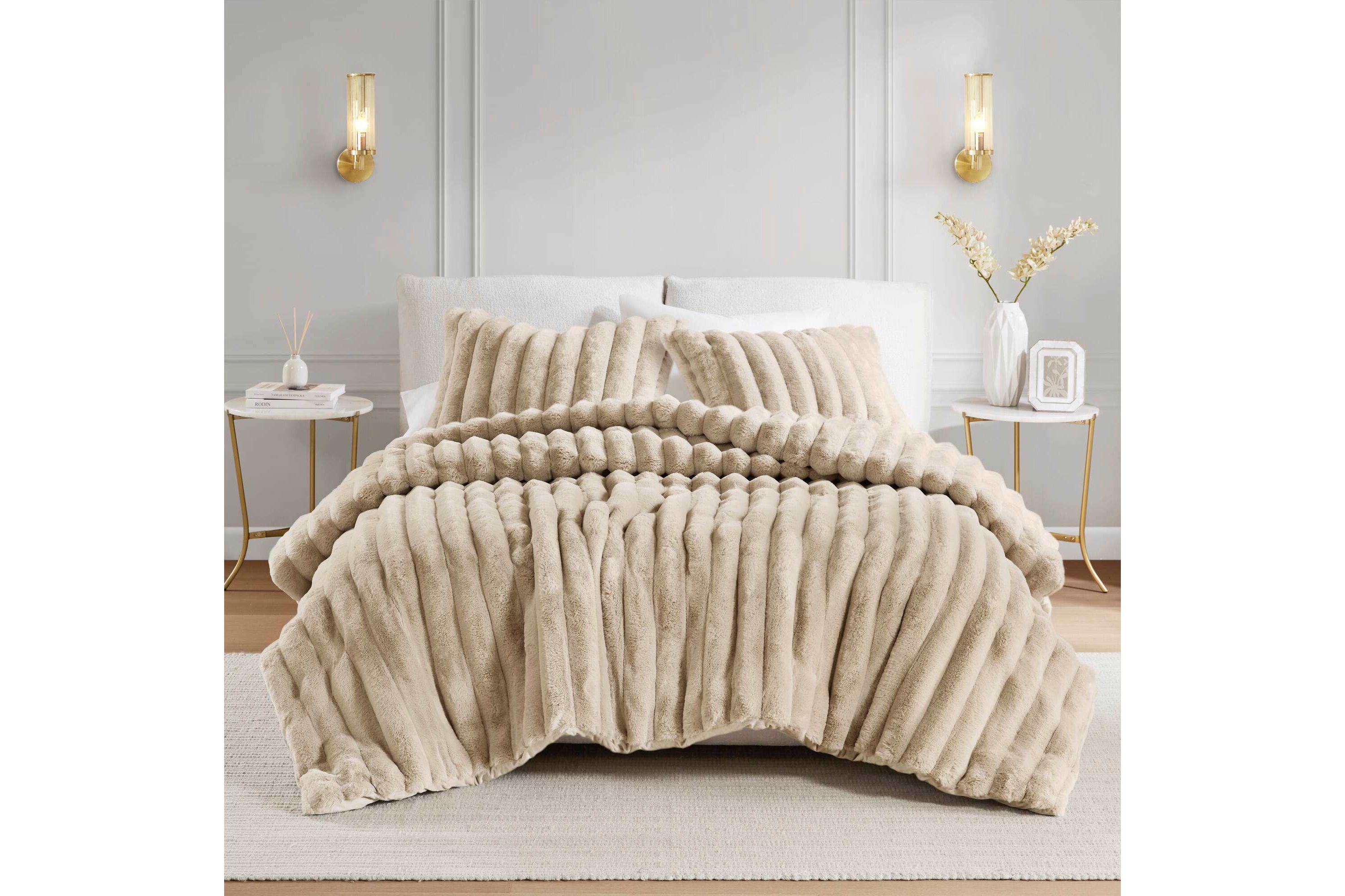 Jasmine 3 Piece Faux Fur Comforter Set