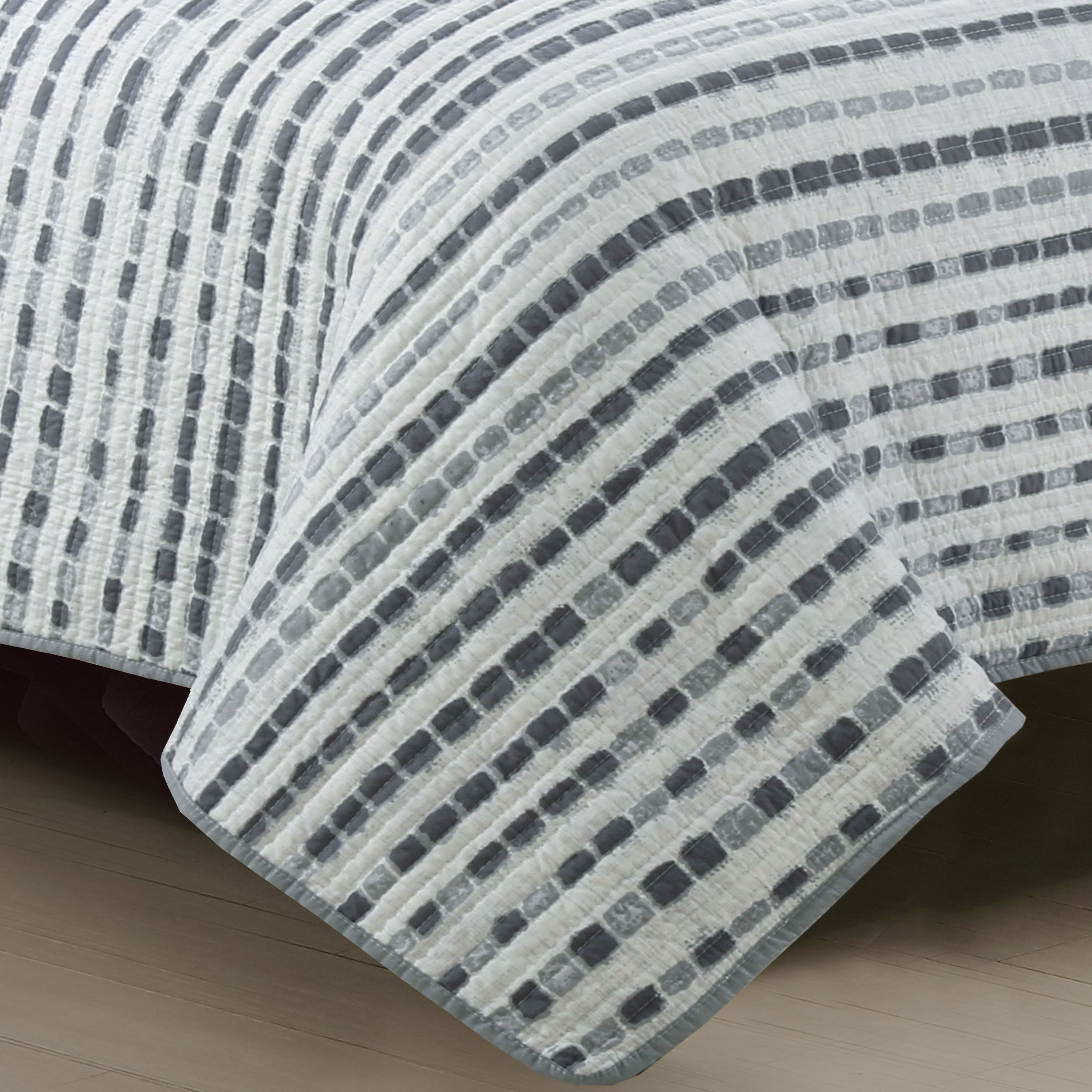 Nara Quilt Set