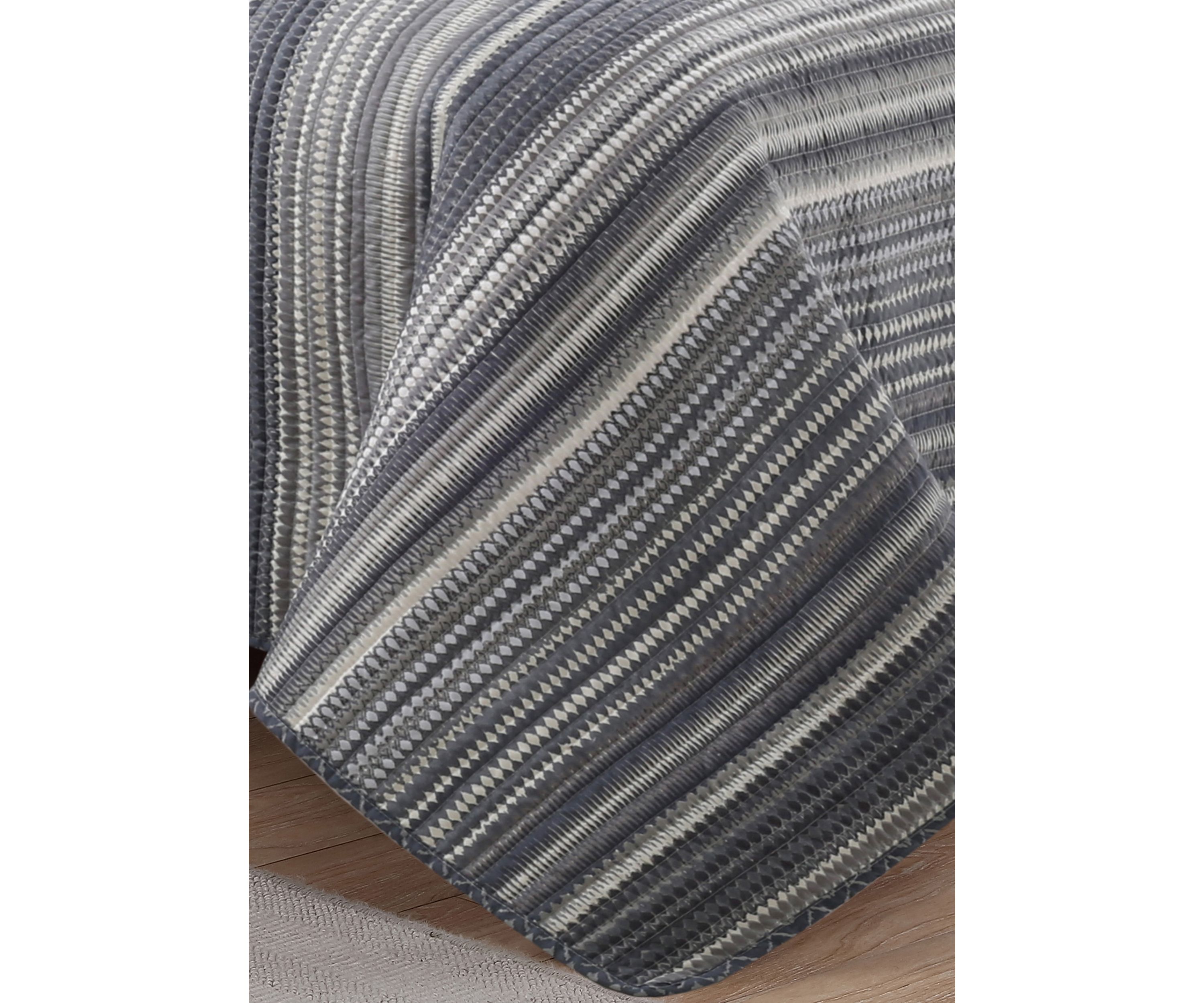 Taj Quilt Set
