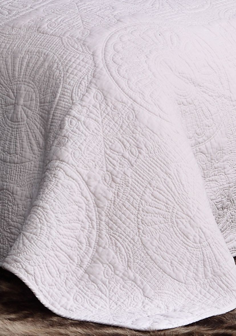 Avani Quilt Set