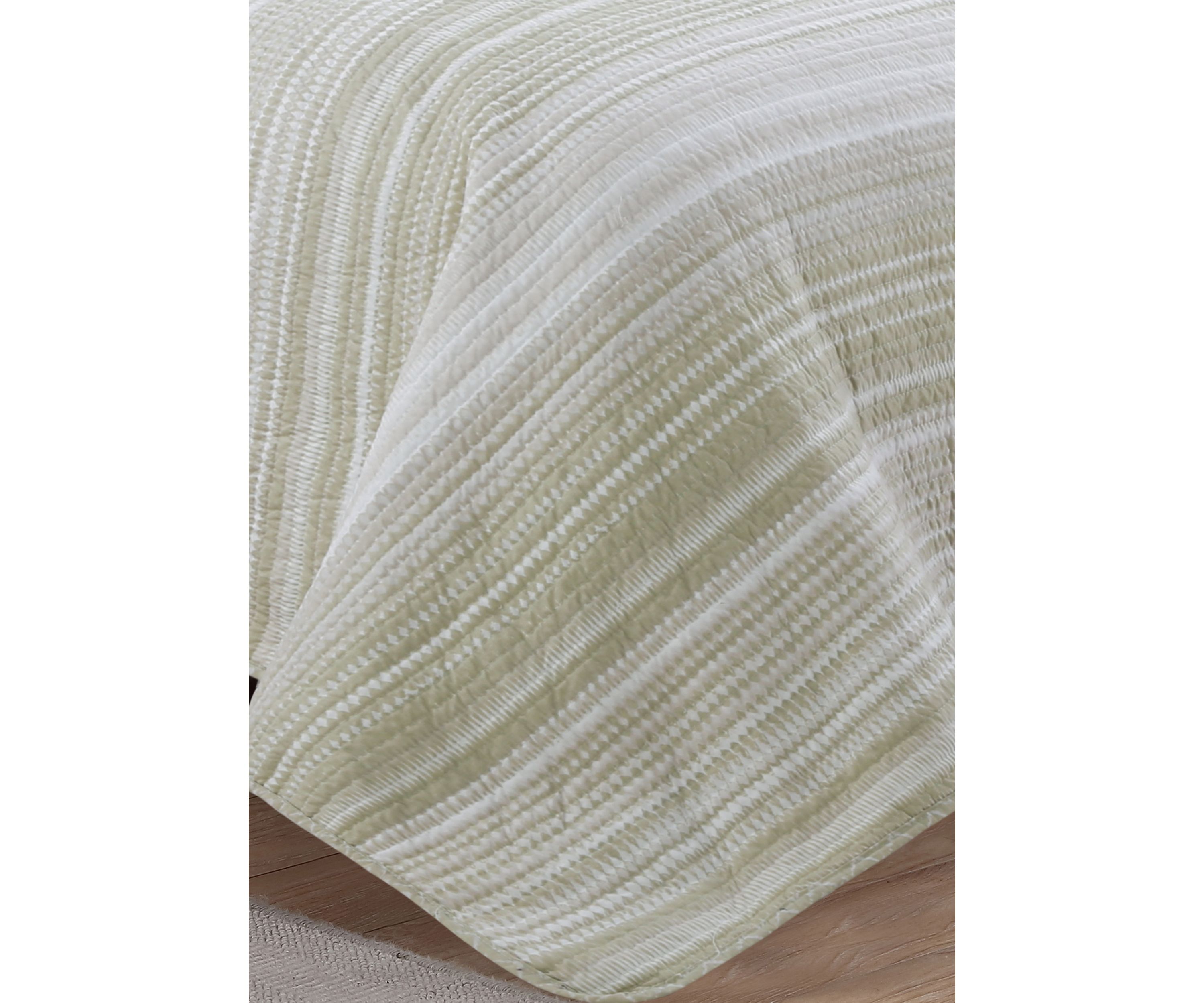 Taj Quilt Set
