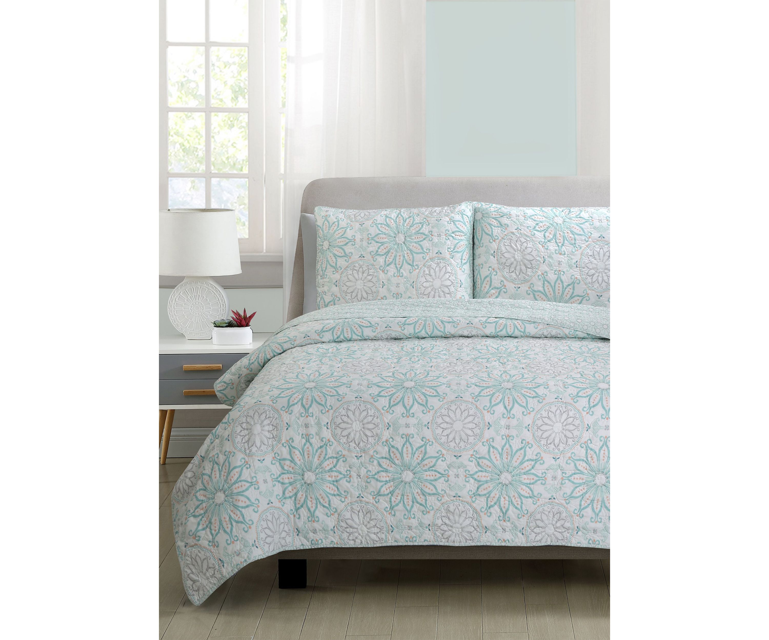 Felicity Plum Sherpa Throw