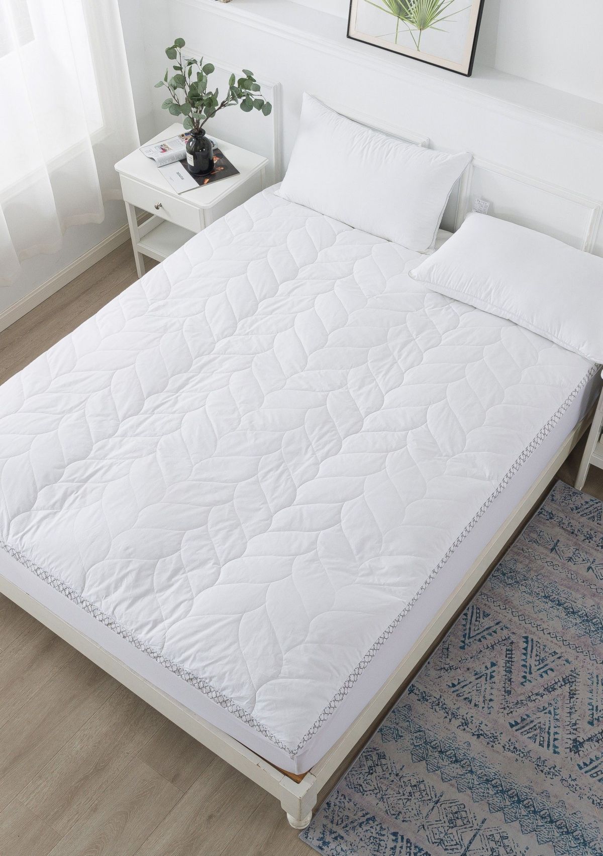 Cotton Quilted Dual Chamber 1.5 in. Feather Topper