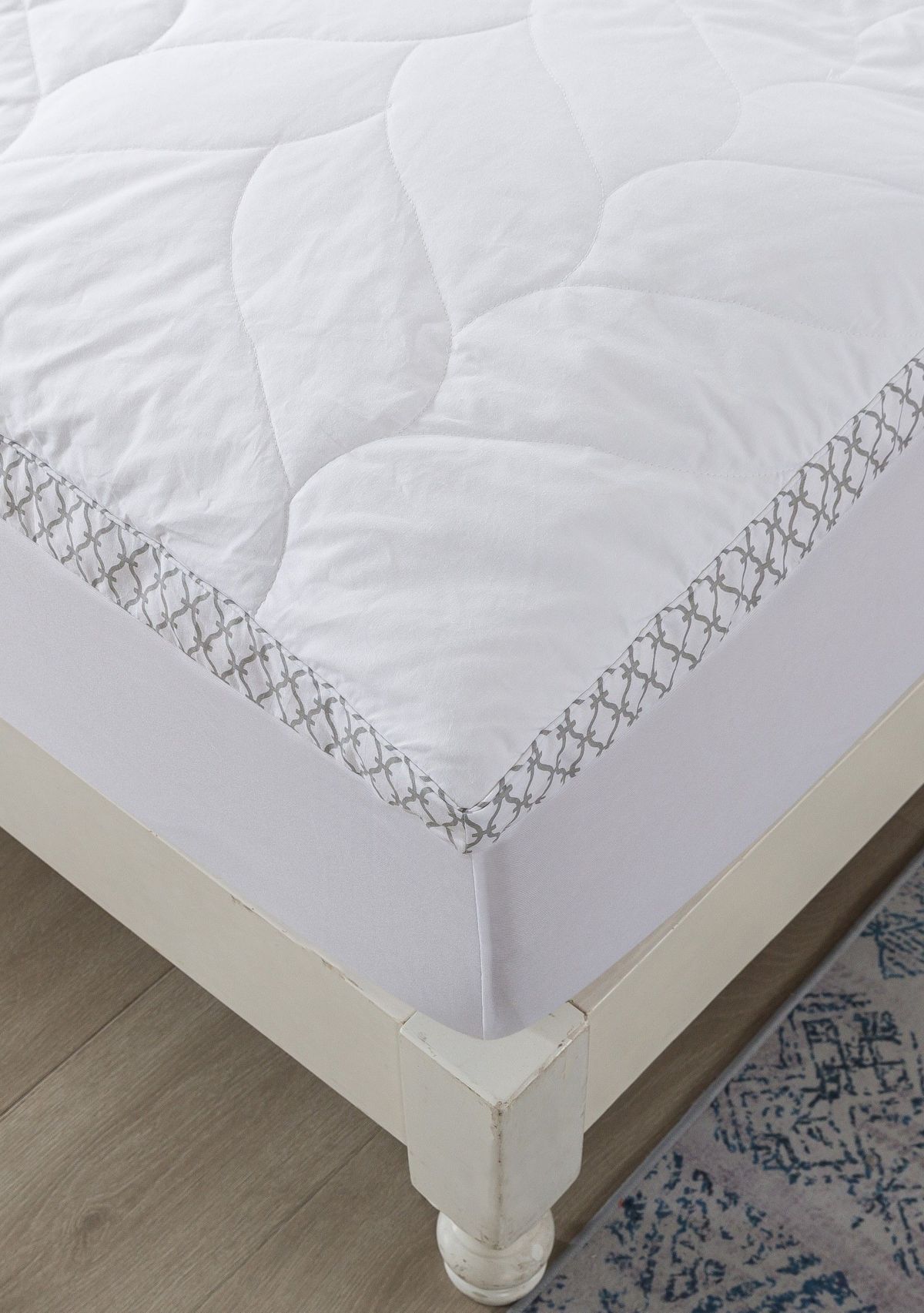 Cotton Quilted Dual Chamber 1.5 in. Feather Topper
