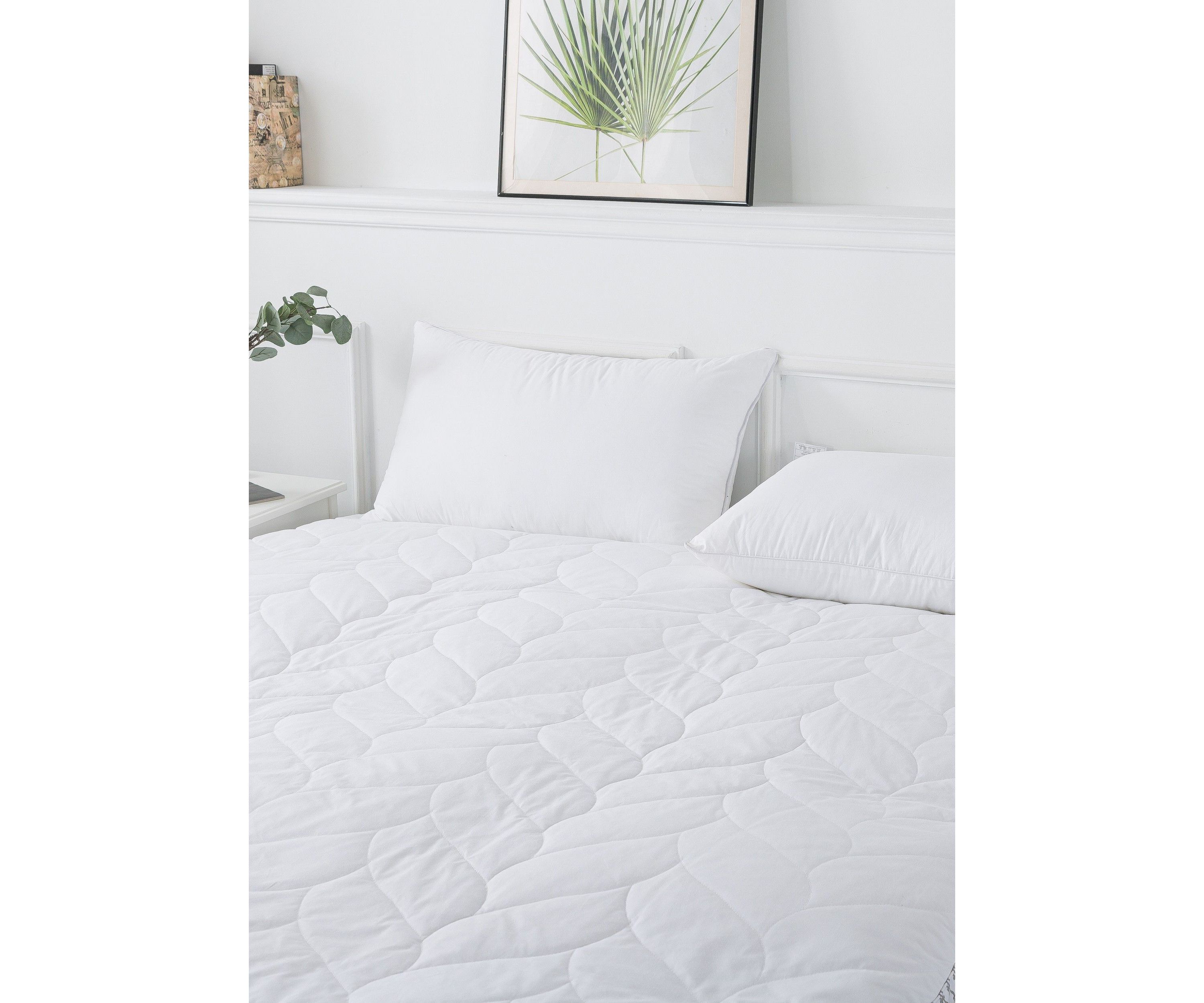 Cotton Quilted Dual Chamber 1.5 in. Feather Topper