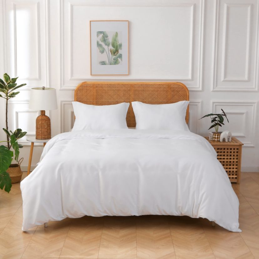 Better Style Home Microfiber Honeycomb Duvet Sets Full/Queen Size in White